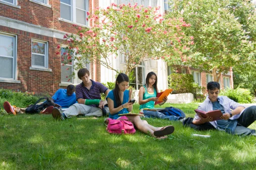 students_campus.jpg
