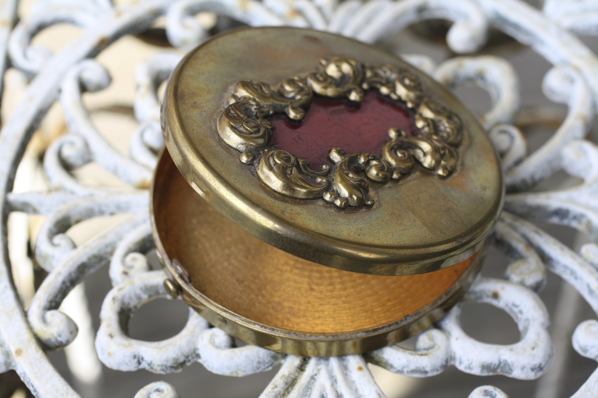 Large Round Brass Red Detail Scroll Compact Chalem Collection_08.jpg