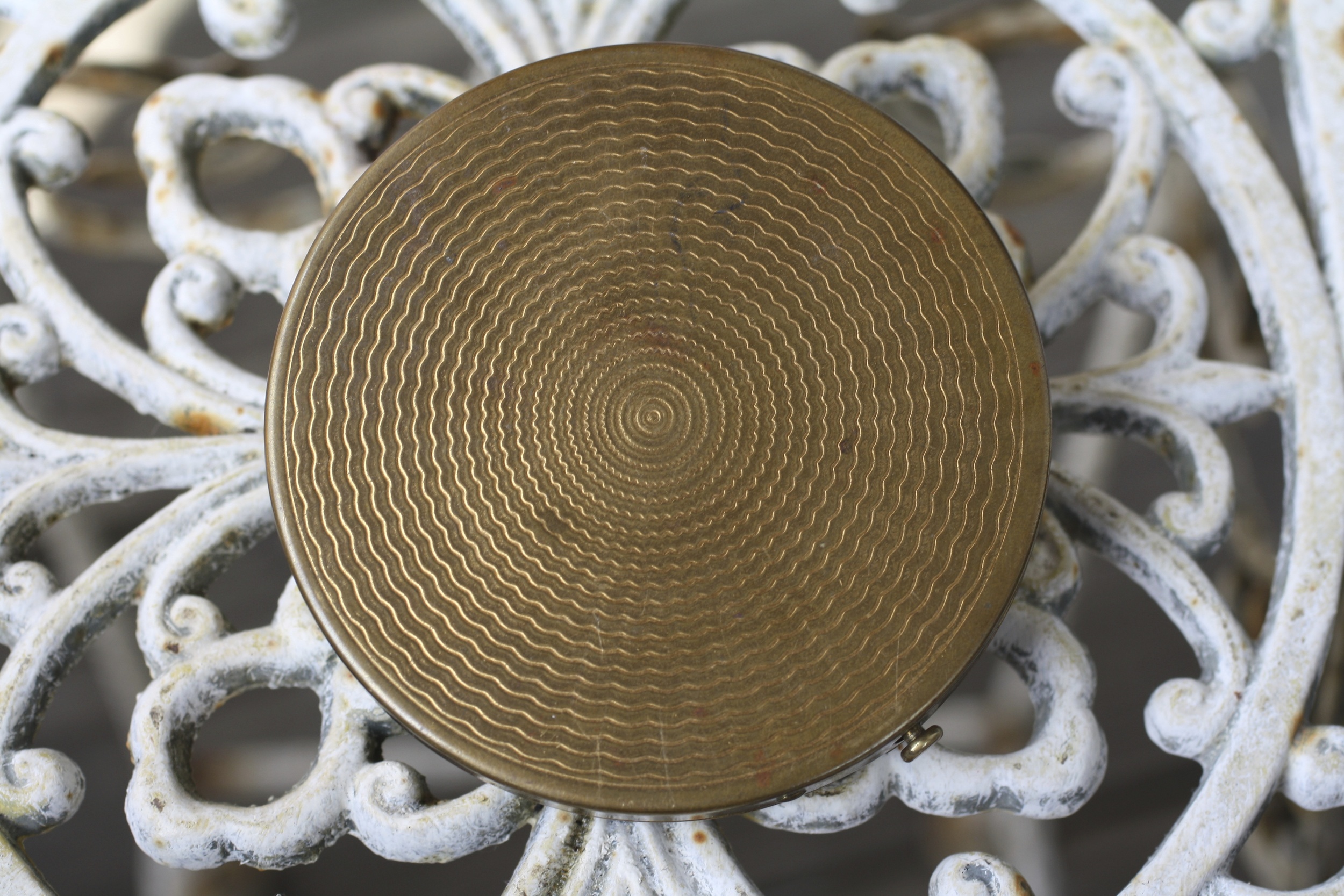 Large Round Brass Red Detail Scroll Compact Chalem Collection_11.jpg