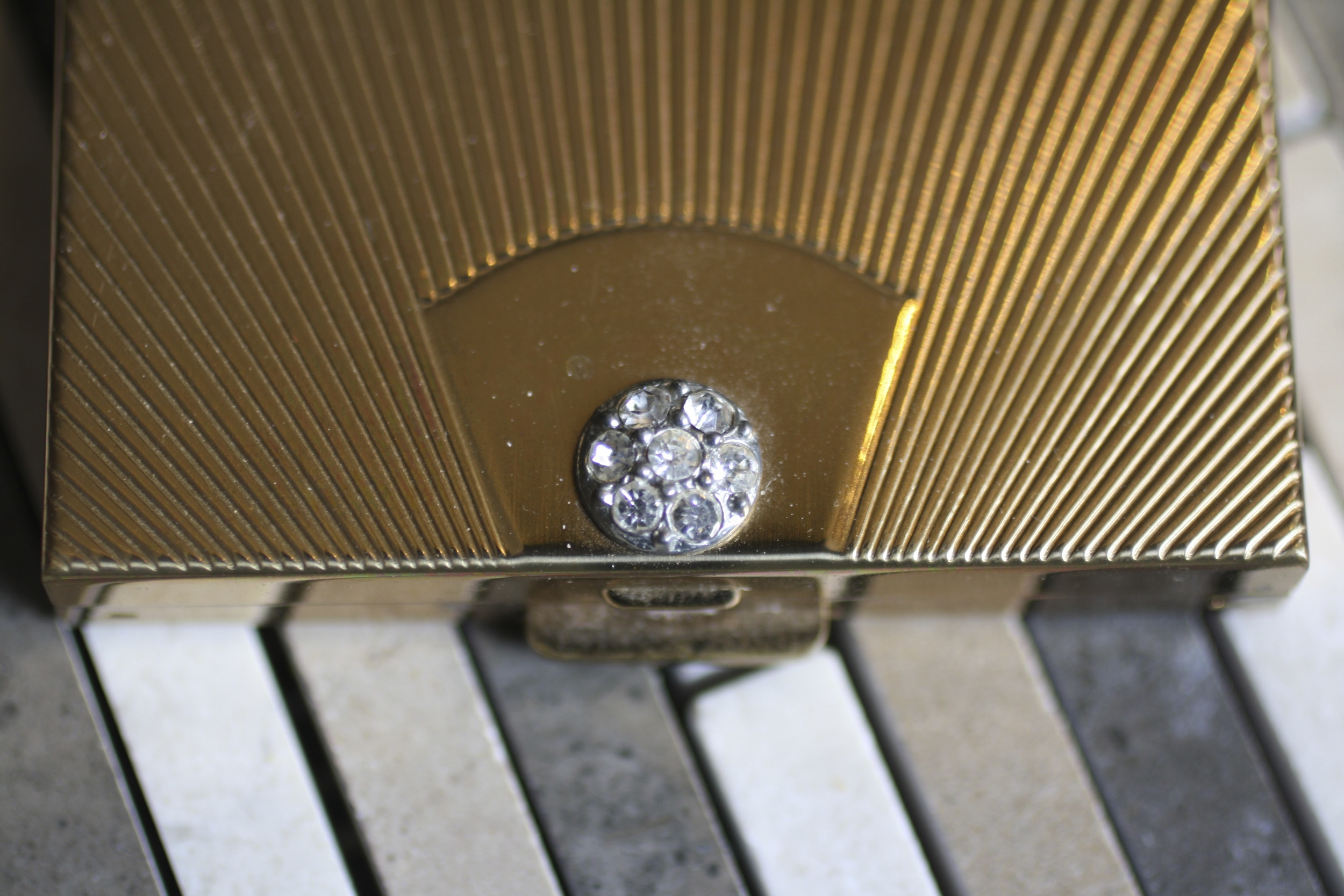 Volupte - Rhinestone Cluster & Burst Pattern - Square Brass Compact - Chalem Collection_03.jpg