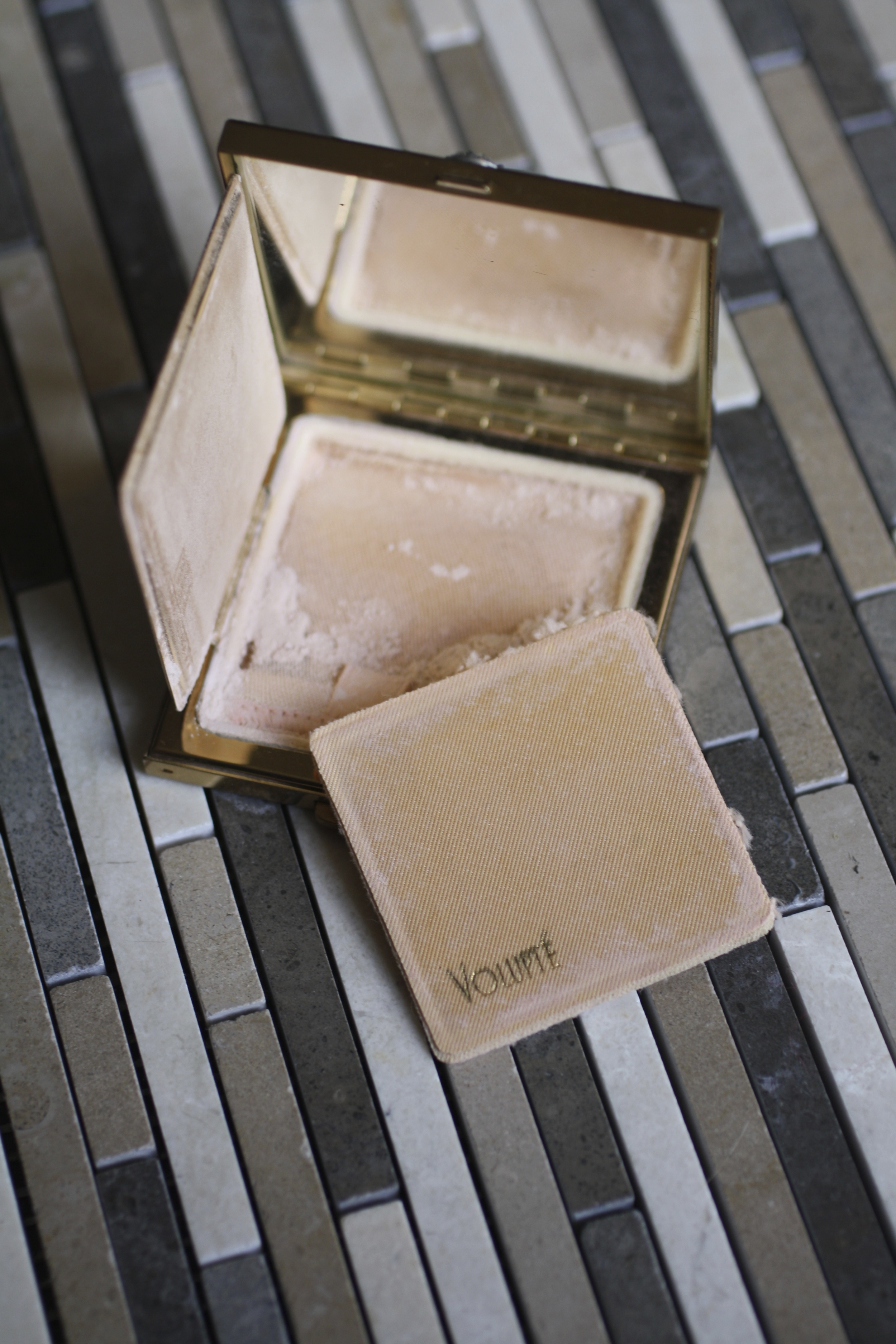 Volupte - Rhinestone Cluster & Burst Pattern - Square Brass Compact - Chalem Collection_06.jpg