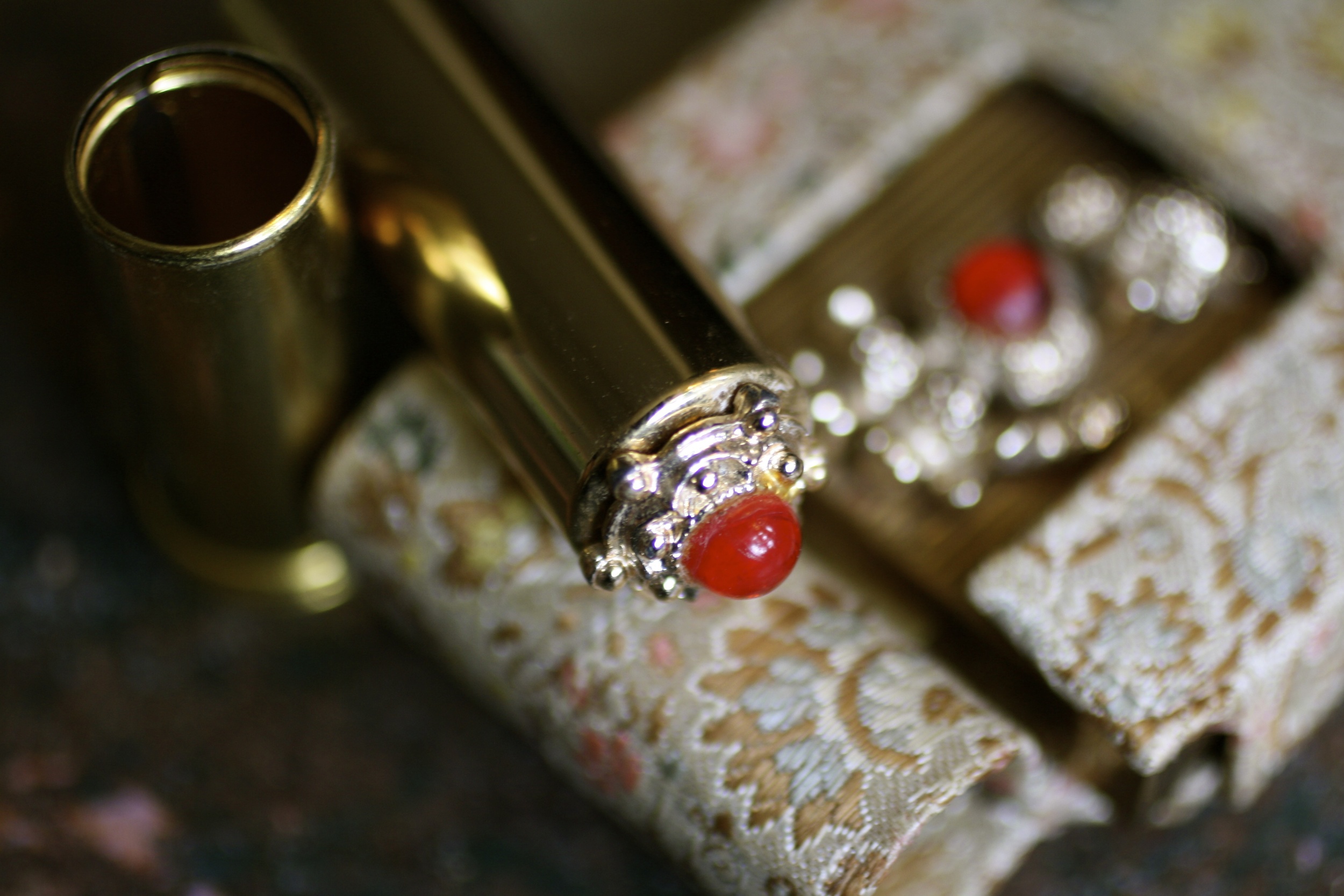 Zell Fifth Avenue - Poodle - Embroidered Cloth - Brass - Red Rhinestone - Compact & Lipstick Case - Chalem Collection_05.jpg