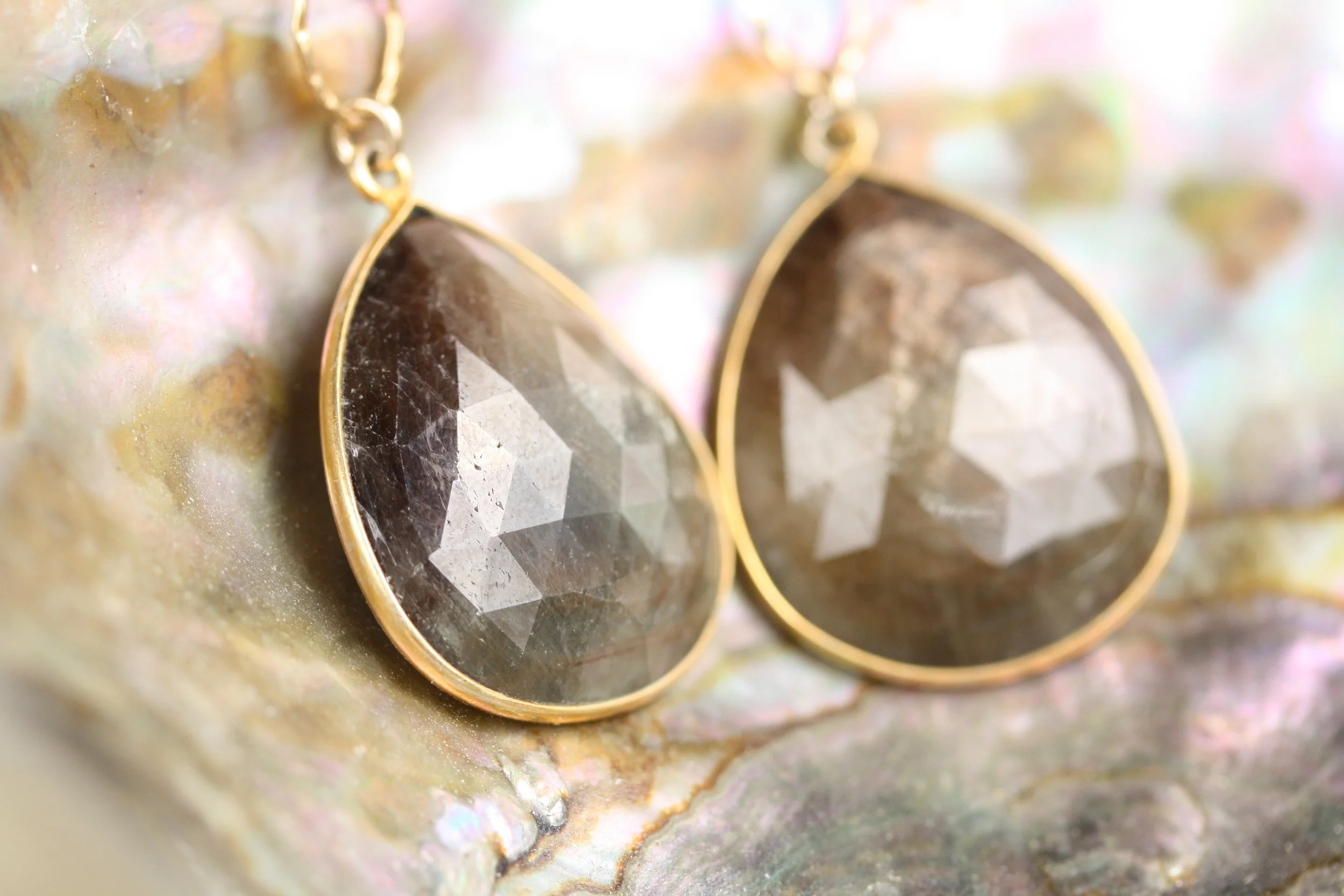 "Brown Eyed Women" - Natural Sapphire