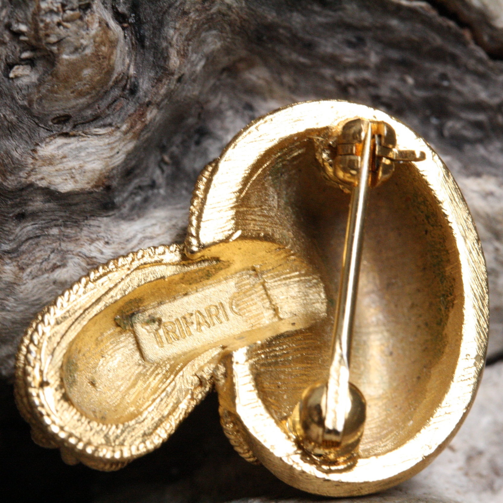 Vintage+Small+Mushroom+GPM+Trifari+Pin_07.jpg