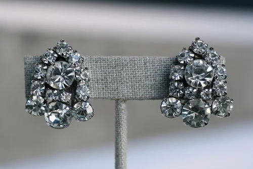Bell+Shape+Rhinestone+COE+Vintage+Earrings_03.jpg