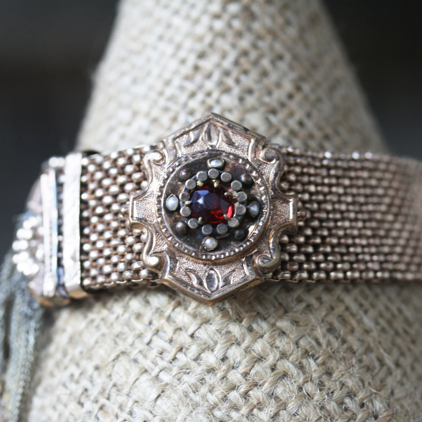 RESHOOT+Victorian+Mourning+Bracelet+Garnet+Gold+Filled_02.png