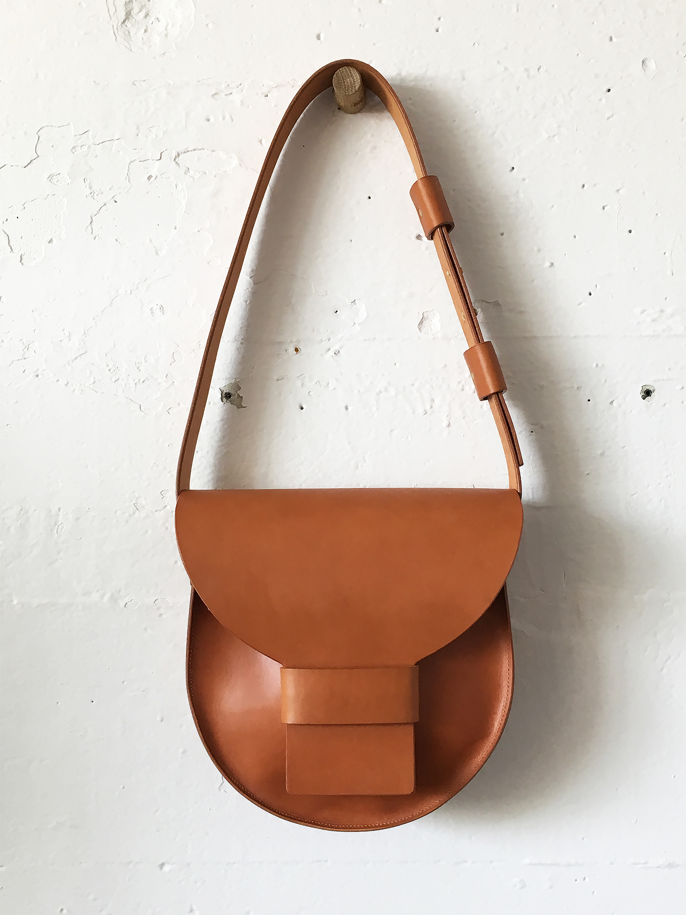 Tan lg saddle bag.jpg