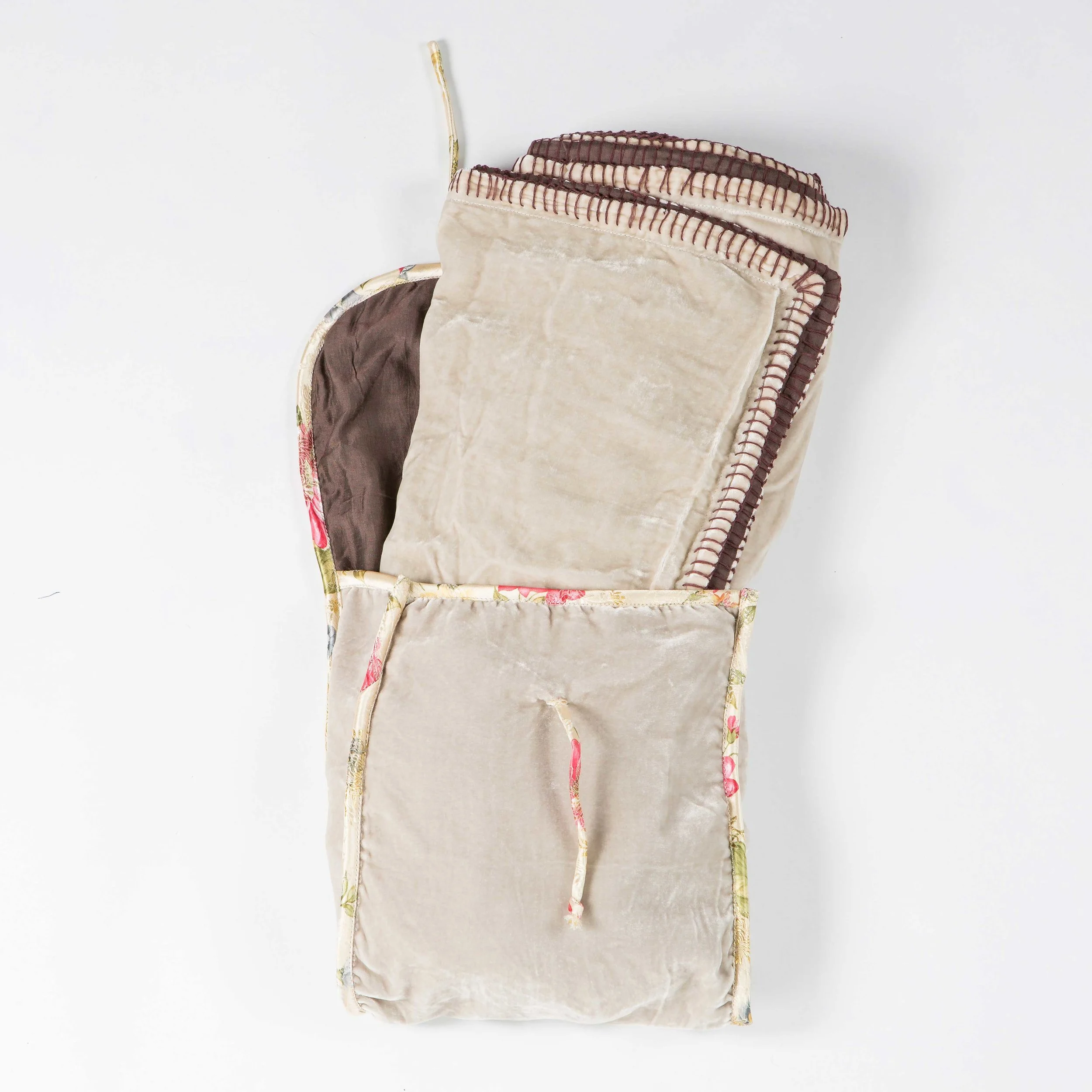 Silk-Velvet-Throw----Cream-w_bag.jpg
