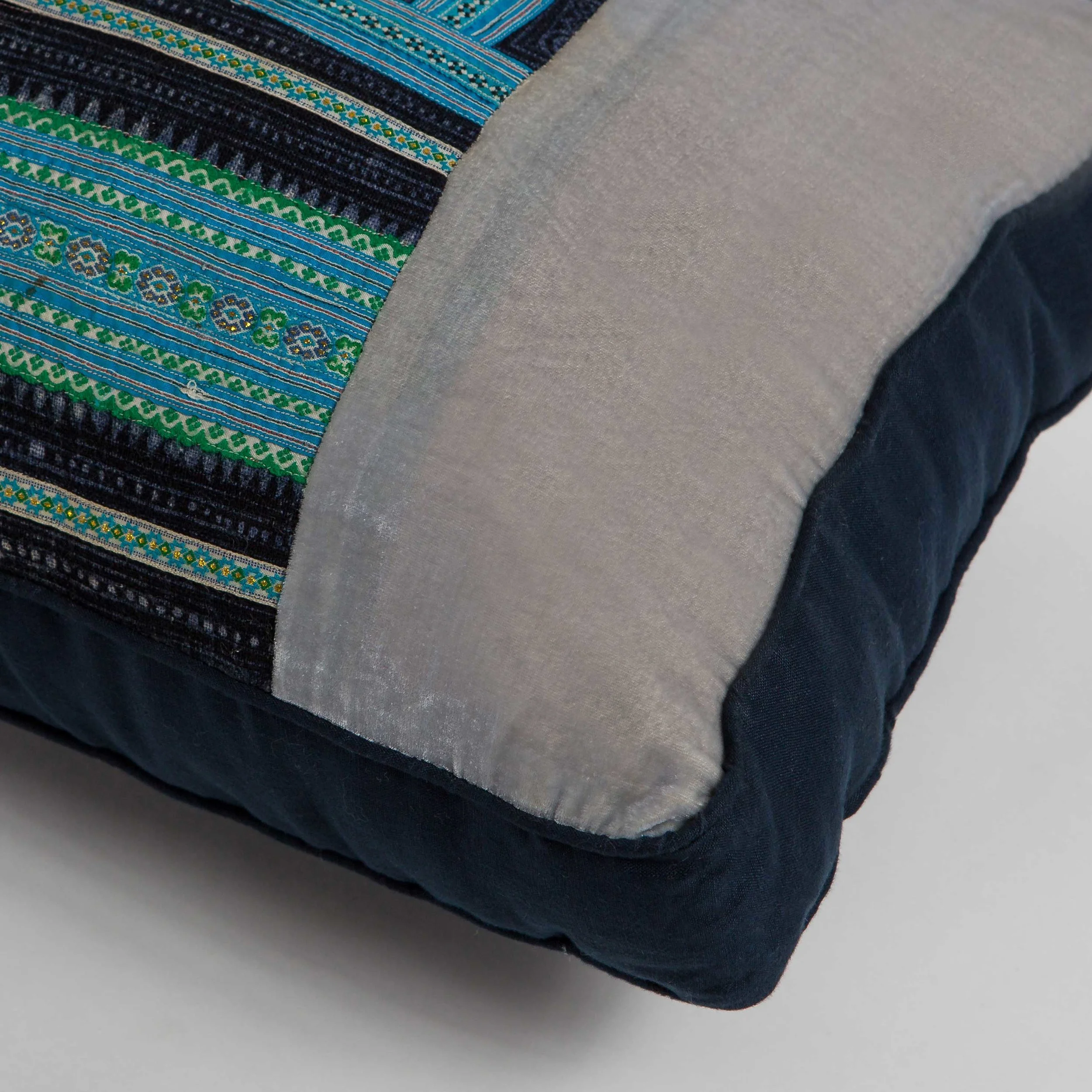 Bolster---Embroidered-indigo_Linen-01-detail.jpg