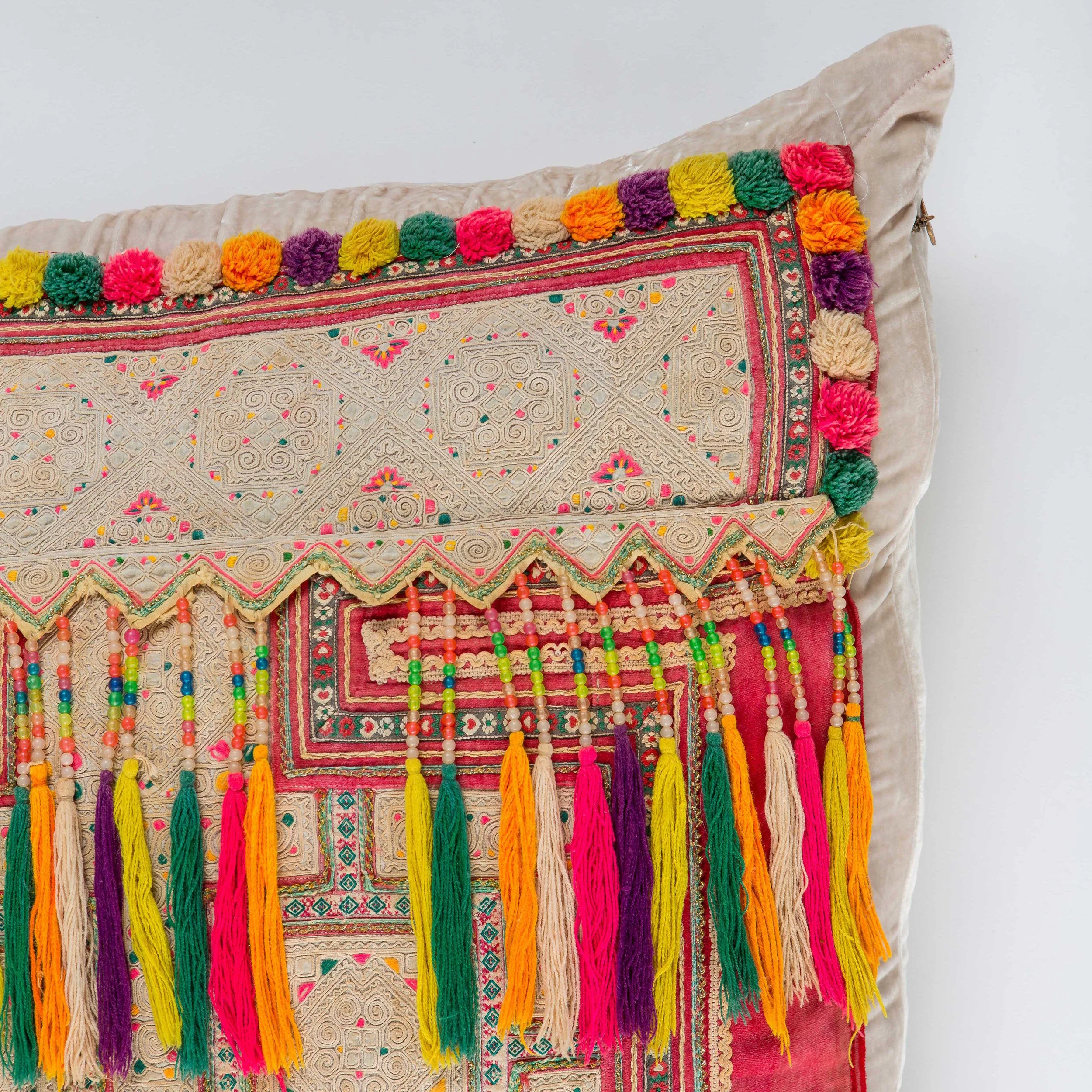 Grand-Patch--Rainbow-Tassle-detail-2.jpg