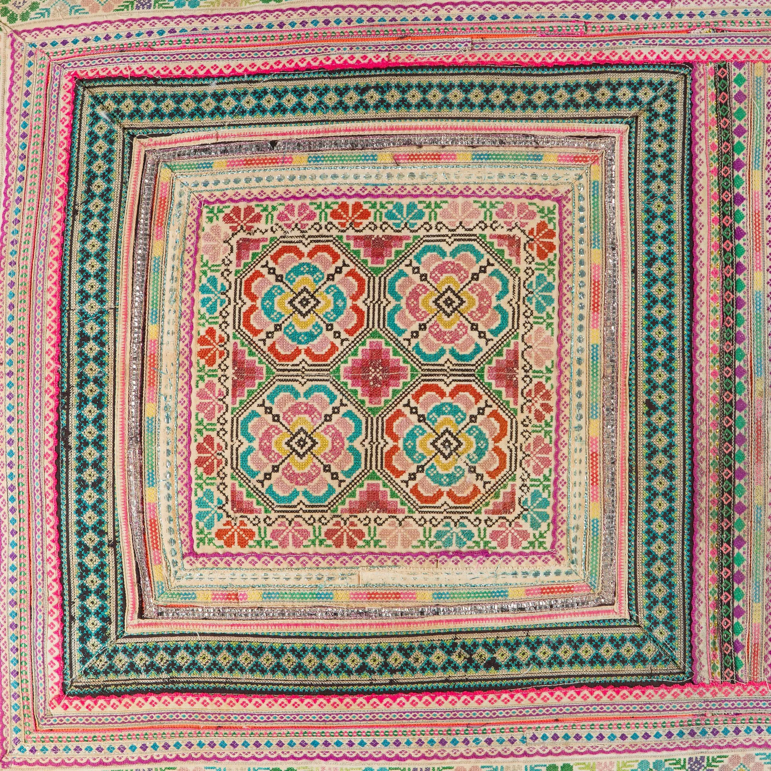 Grand-Patch-002--Royal-Blue-_Flower-series-detail.jpg