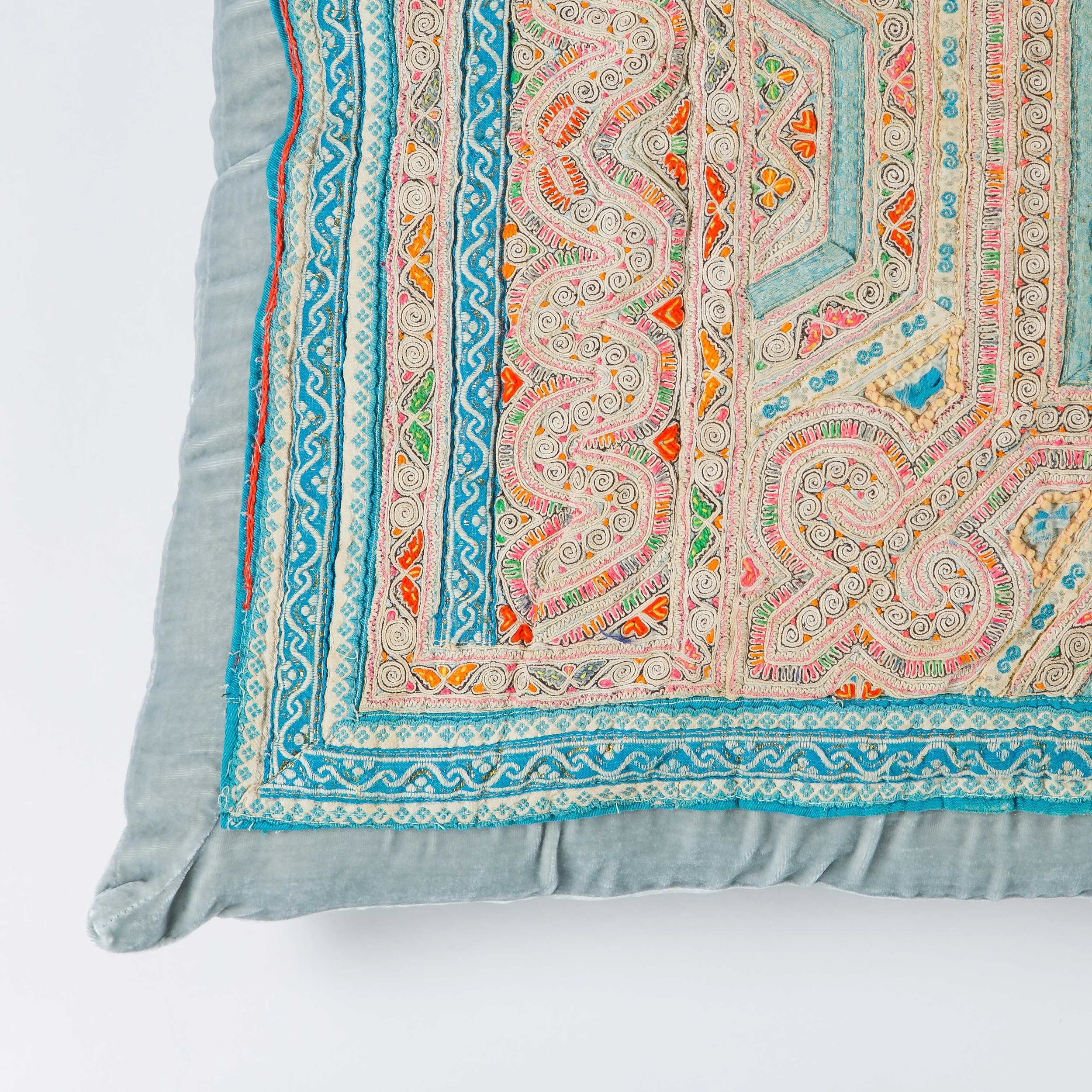 Grand Patch Vintage Pillow 012