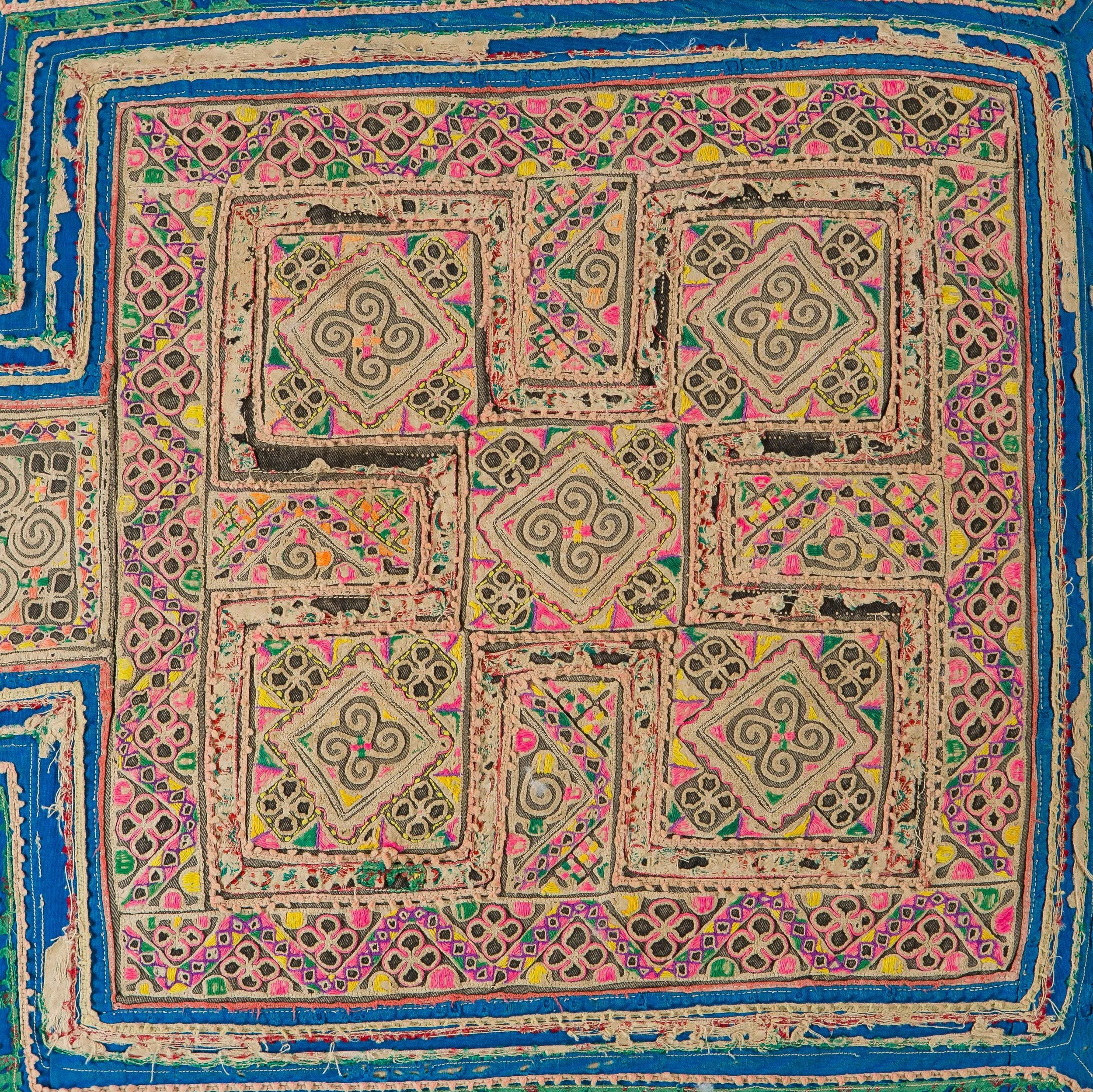 Grand Patch Vintage Pillow 019