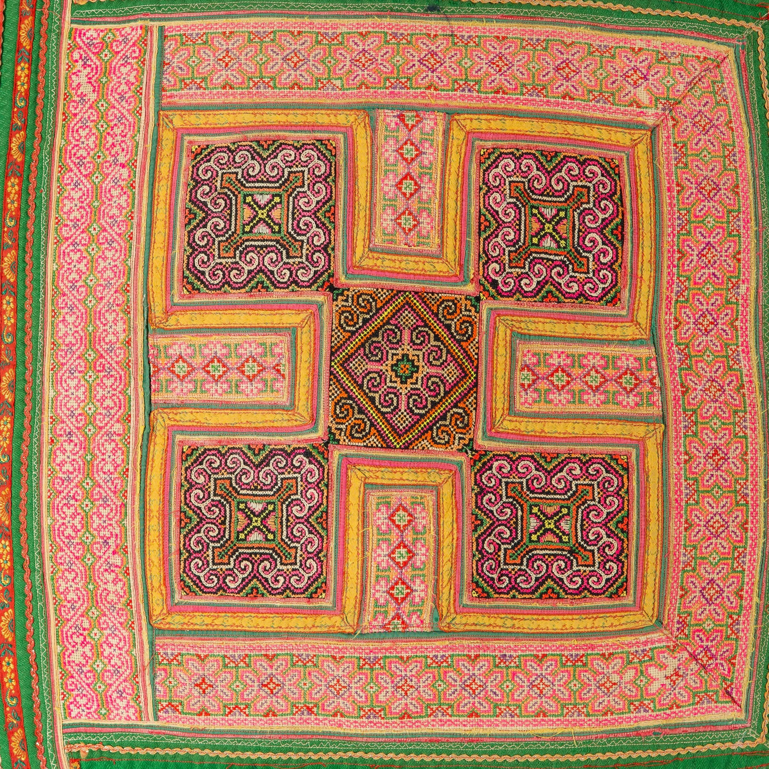 Grand-Patch-020-Rose_orange,-Pink&green-detail.jpg