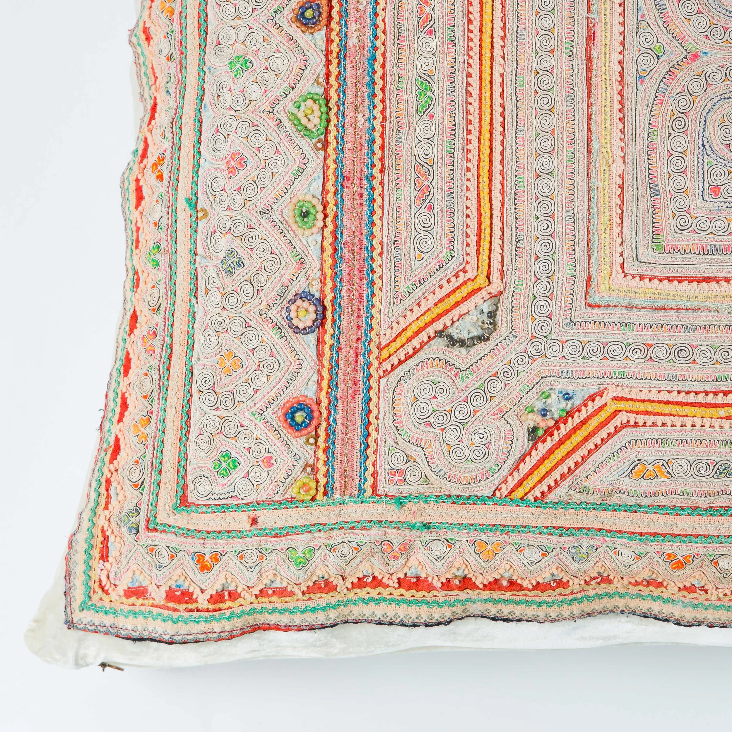 Grand Patch Vintage Pillow 021