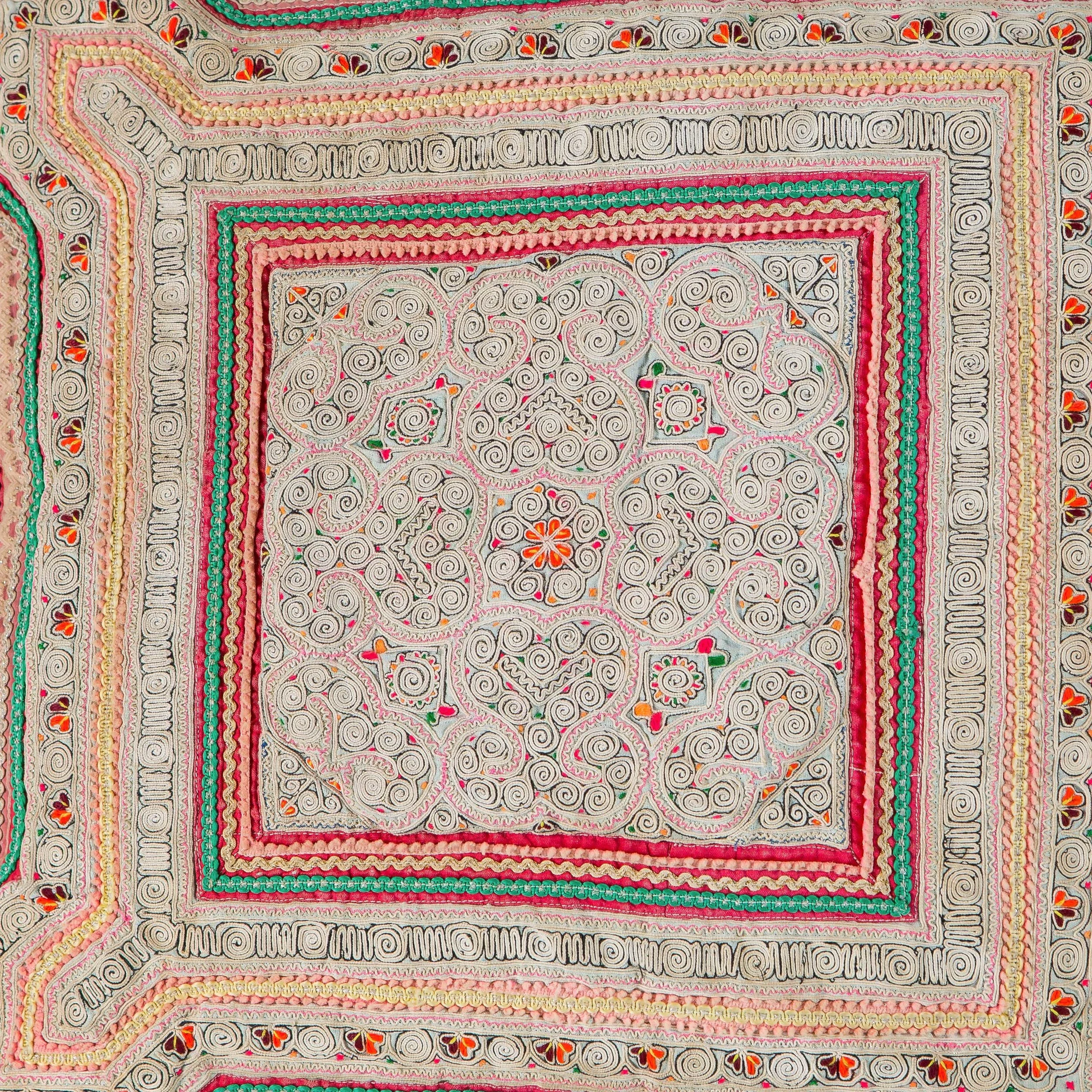 Grand Patch Vintage Pillow 024