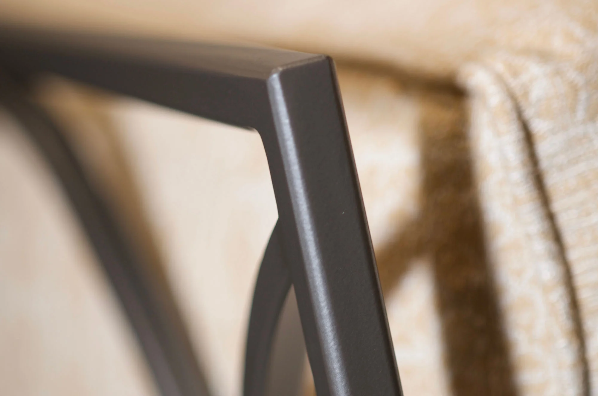 Henry Chair - Golden Indigo - Detail