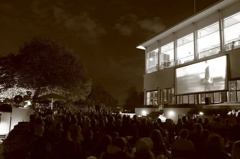 Utekino søndag 2. juni 2024 - Ett glass til