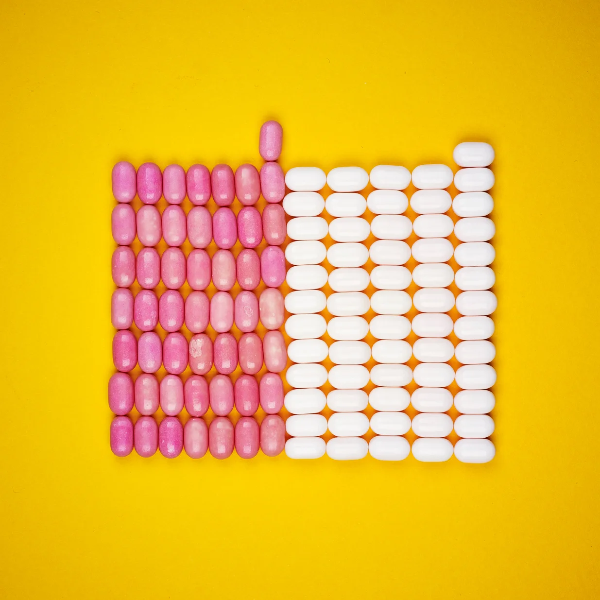 Tic Tac:&nbsp;White 54.95% / Pink 45.04%.&nbsp;(4 x 24g)&nbsp;