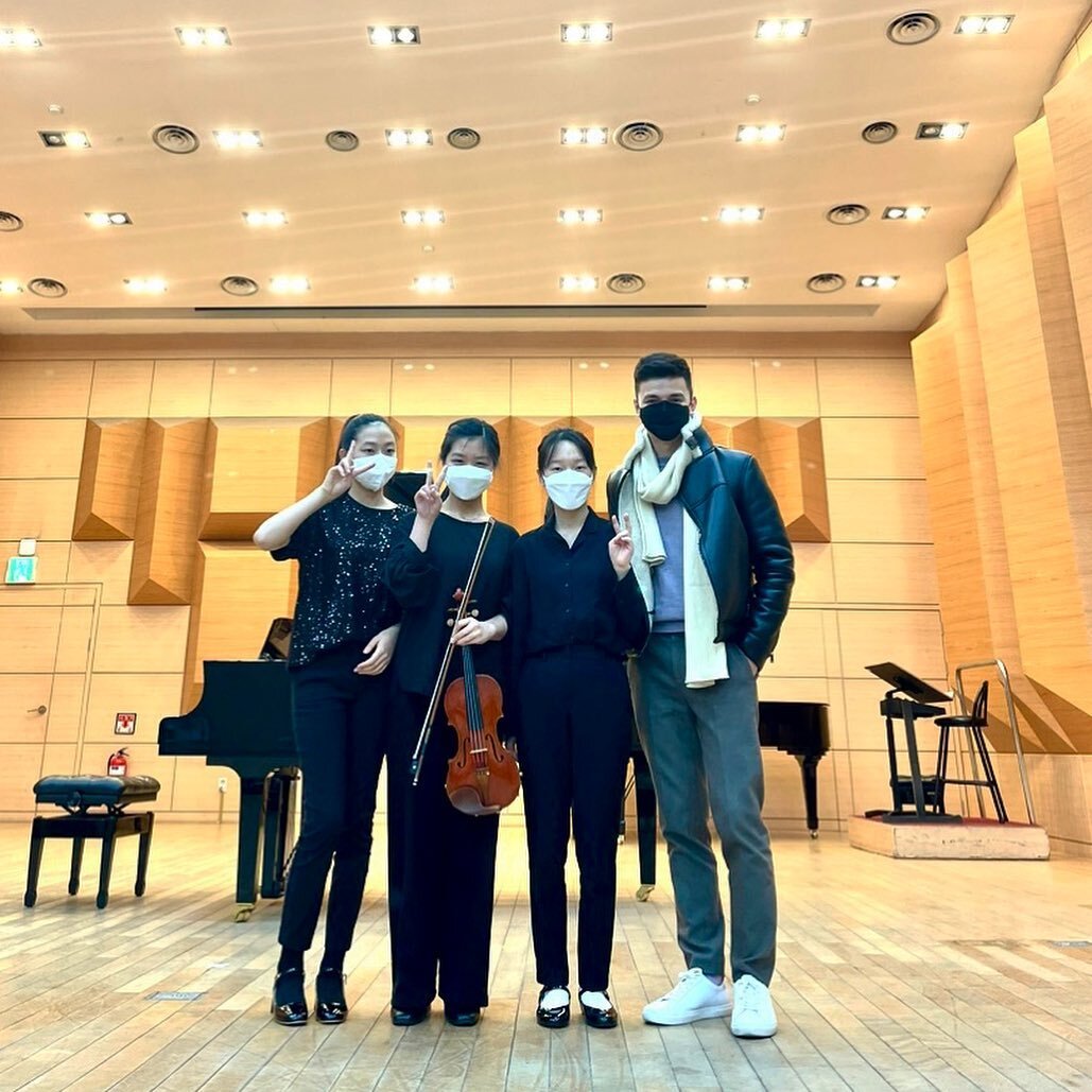 Working with Pre-College students at Kangnam University 강남대학교 예술영재교육원 has been a real joy for the last three years.

Some will become successful artists, and I hope all will keep the joy of making music and friendships through chambermusic, wherever 