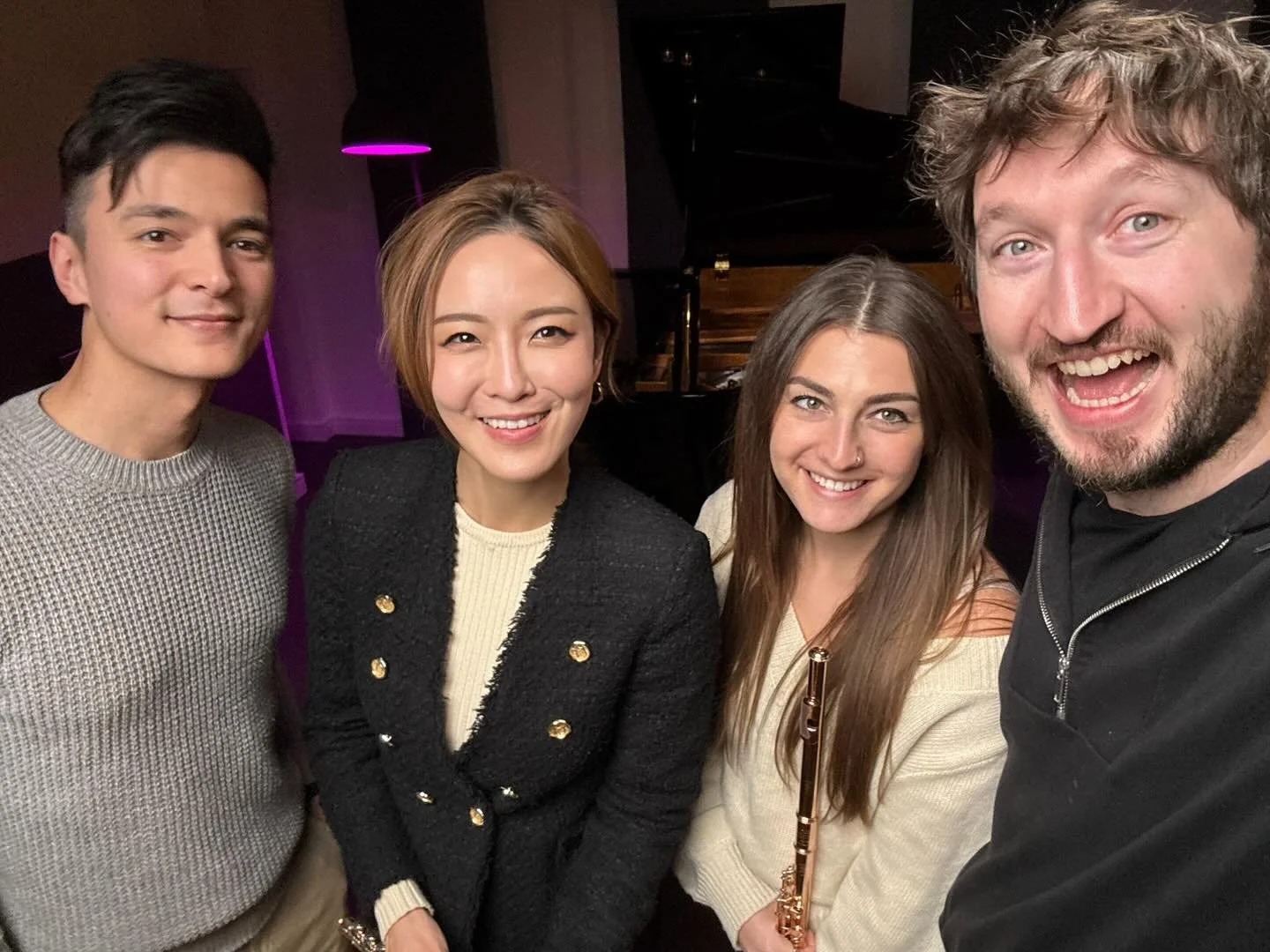 2nd day of the New Year and back in the tonebase studio with these wonderful people 😻 @jasminechoi_flutist 👸 @_chelseatanner 🙌 @tonmeister_martin 🫶 

@tonebaseflute @tonebaseviolin