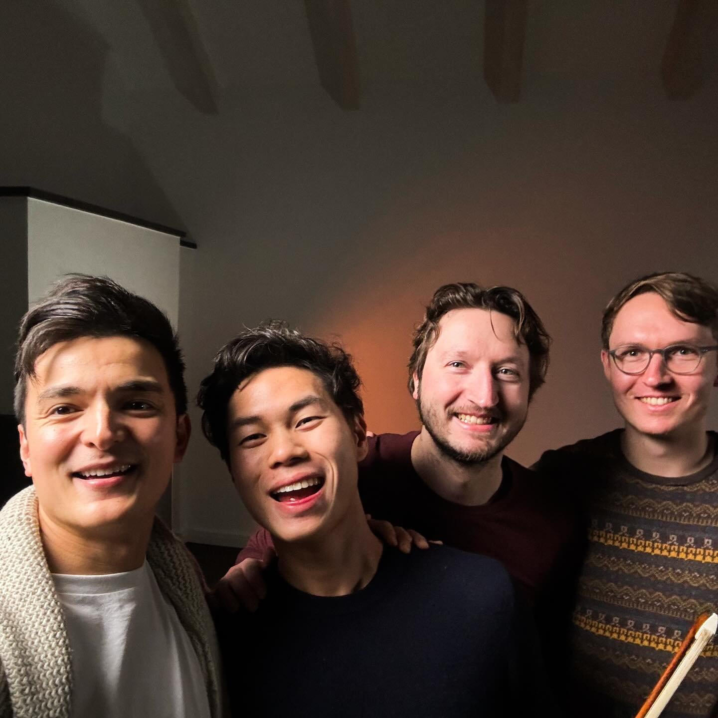 Back from our @tonebaseviolin EU HQ with the wonderful @timothychooi who is not only a phenomenal violinist and educator, but also so warmhearted and inspiring. Can't wait for his courses on @tonebaseviolin! And as always a joy to work with @tonmeist