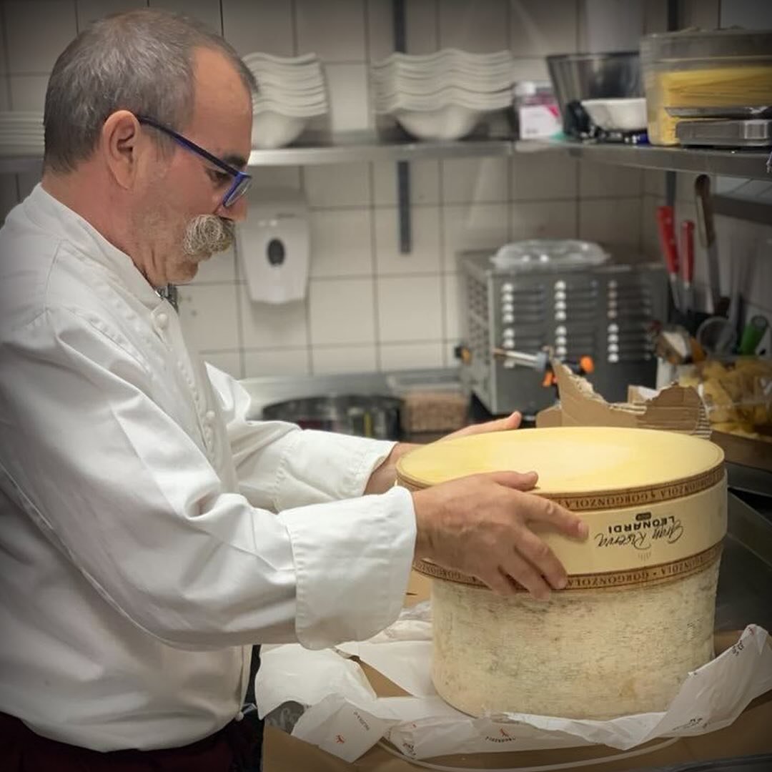 All of our products are carefully and passionately checked by our Chef Domenico on their arrival at the restaurant. Book your table at the website, by phone or via our Instagram.

🇸🇪Alla v&aring;ra produkter &auml;r noggrant och passionerat kontrol