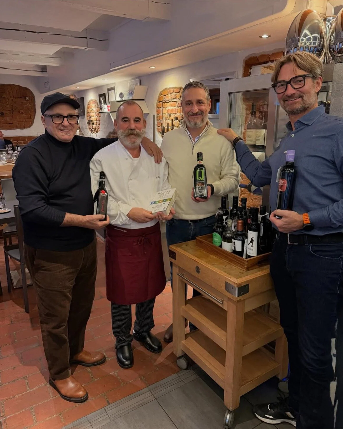 Olive oil is the heart of Italian cuisine.🇮🇹

At Mancini, we select our olive oils with great care, and together with Thomas at Itigo, we&rsquo;ve discovered these fantastic oils imported through his company. Our premium varieties now also have the