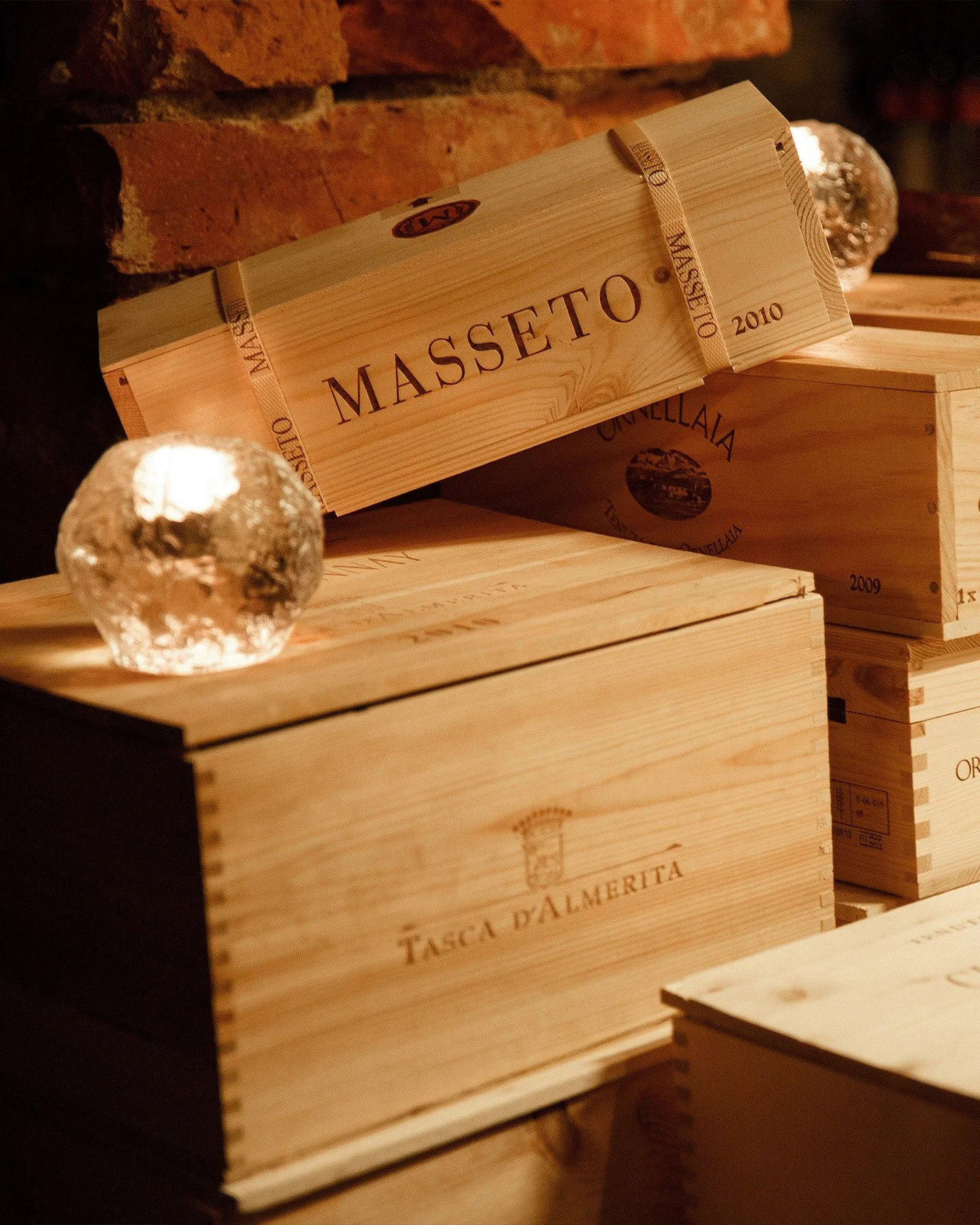 Soft light, aged wines and moments worth savoring.

Friday is here. Settle in, slow down and enjoy your evening with us at Mancini.

Benvenuti 🍷✨

🇸🇪 Mjukt ljus, lagrade viner och stunder v&auml;rda att njuta av.

Fredagen &auml;r h&auml;r. Sl&ari