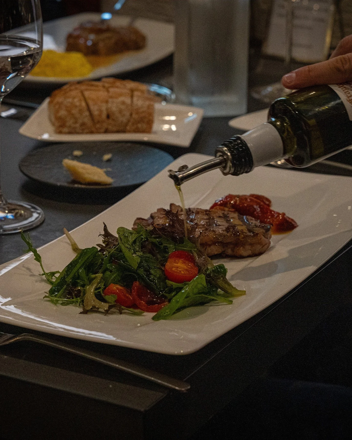 Not sure about your dinner plans this weekend?

Step into Mancini where refined flavors, atmosphere, and attention to detail come together.🇮🇹🍷

Let us take care of your evening. Benvenuti! ✨

🇸🇪Os&auml;ker p&aring; helgens middagsplaner?

V&auml
