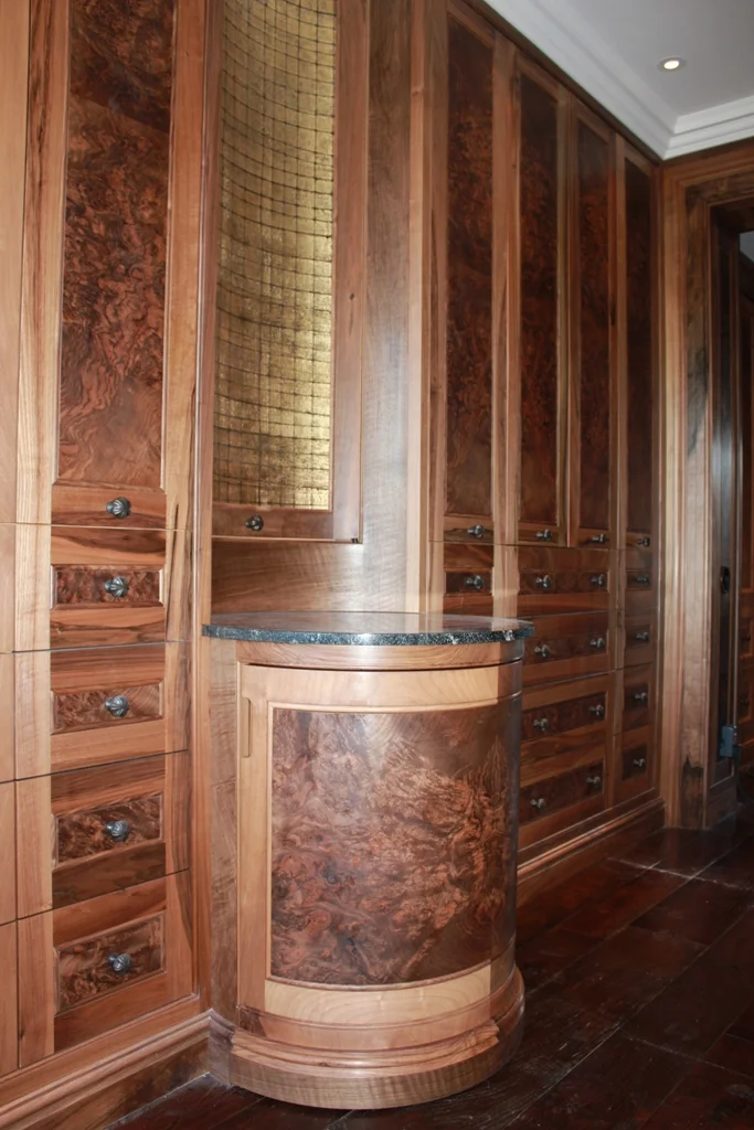 Wardrobe 03.JPG