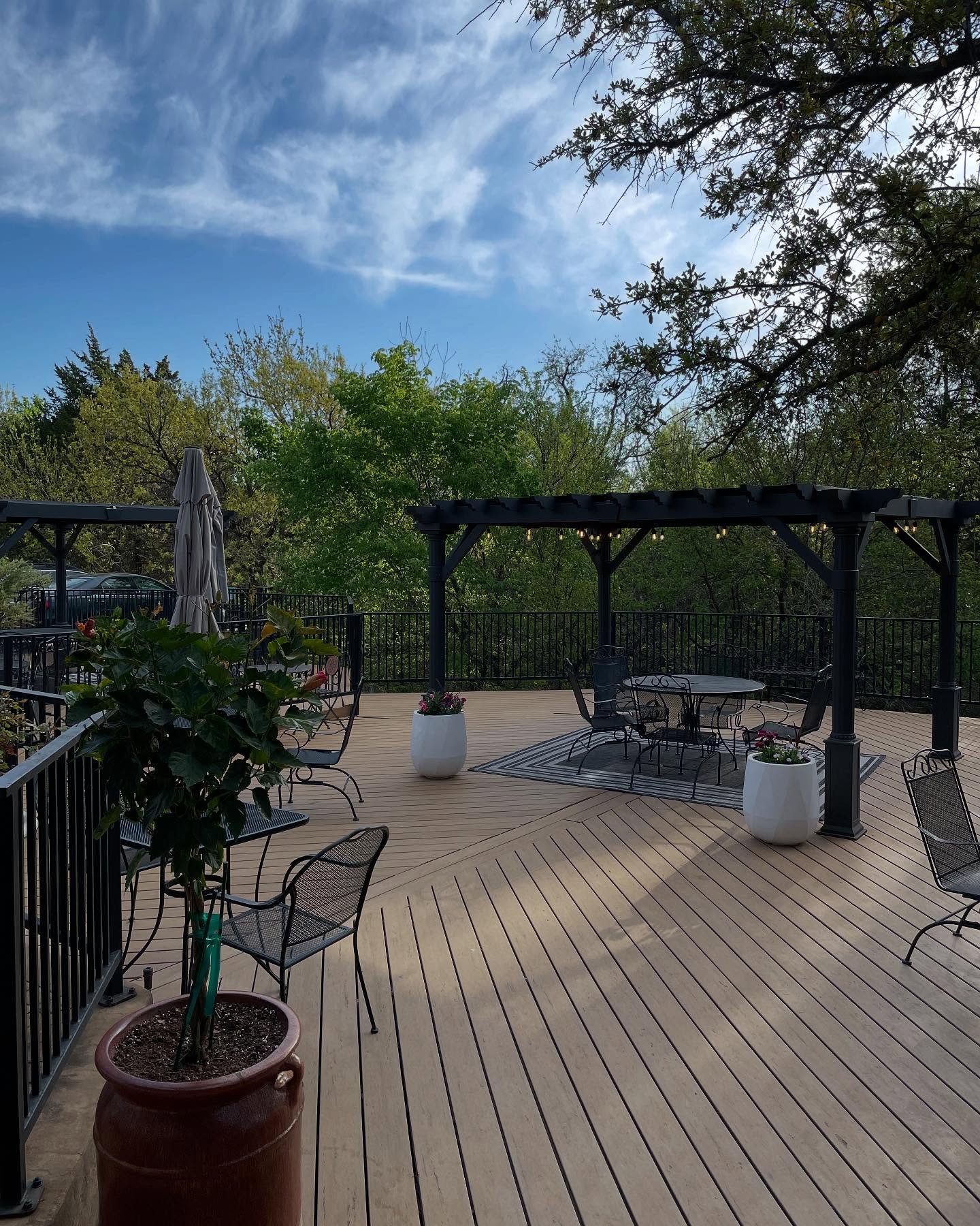 Happy Tuesday! Blue skies, beautiful flowers, singing birds, scrumptious food, and delicious teas and coffees await you! Come see us and enjoy dining out on the deck! 

🌷Open 8am-3pm
