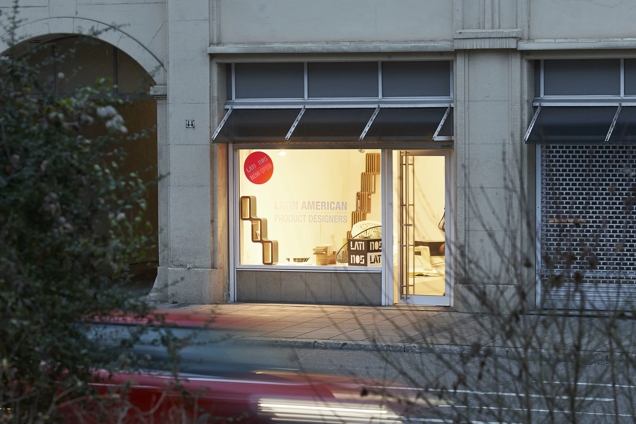 MR_Design+LATI-NOS_Concept_Stores+Stuttgart_Design+Milena_Romero_window2.jpg