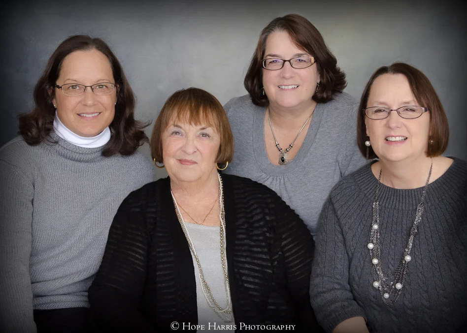 marilyn kurtz and daughters (1 of 1).jpg
