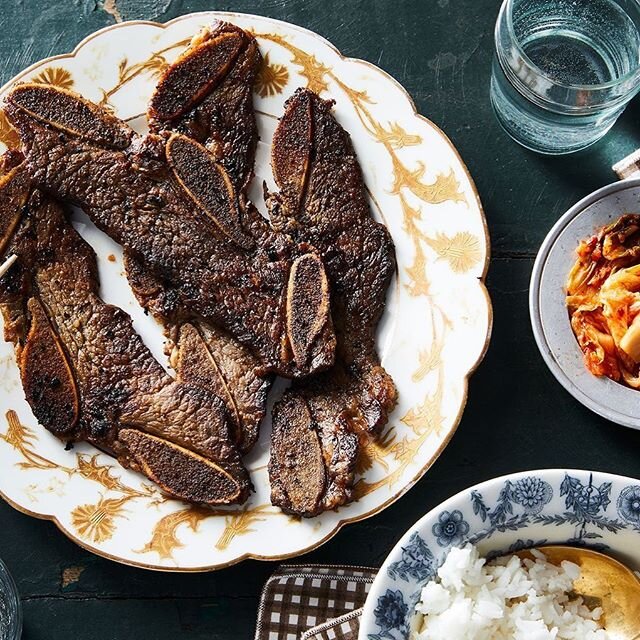 Memorial Day always gets me thinking about my mom&rsquo;s LA kalbi - nothing smells more like the start of summer than these Korean marinated grilled short ribs. Link in bio for my recipe for @food52 📷 @tymecham