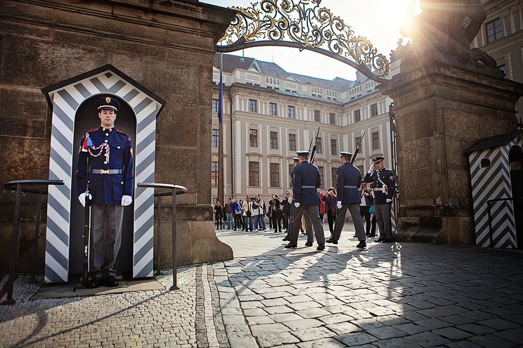 Prague_OldTown_PragueCastle_ChangingOfTheGuard_0086_CGiovagnoli.jpg