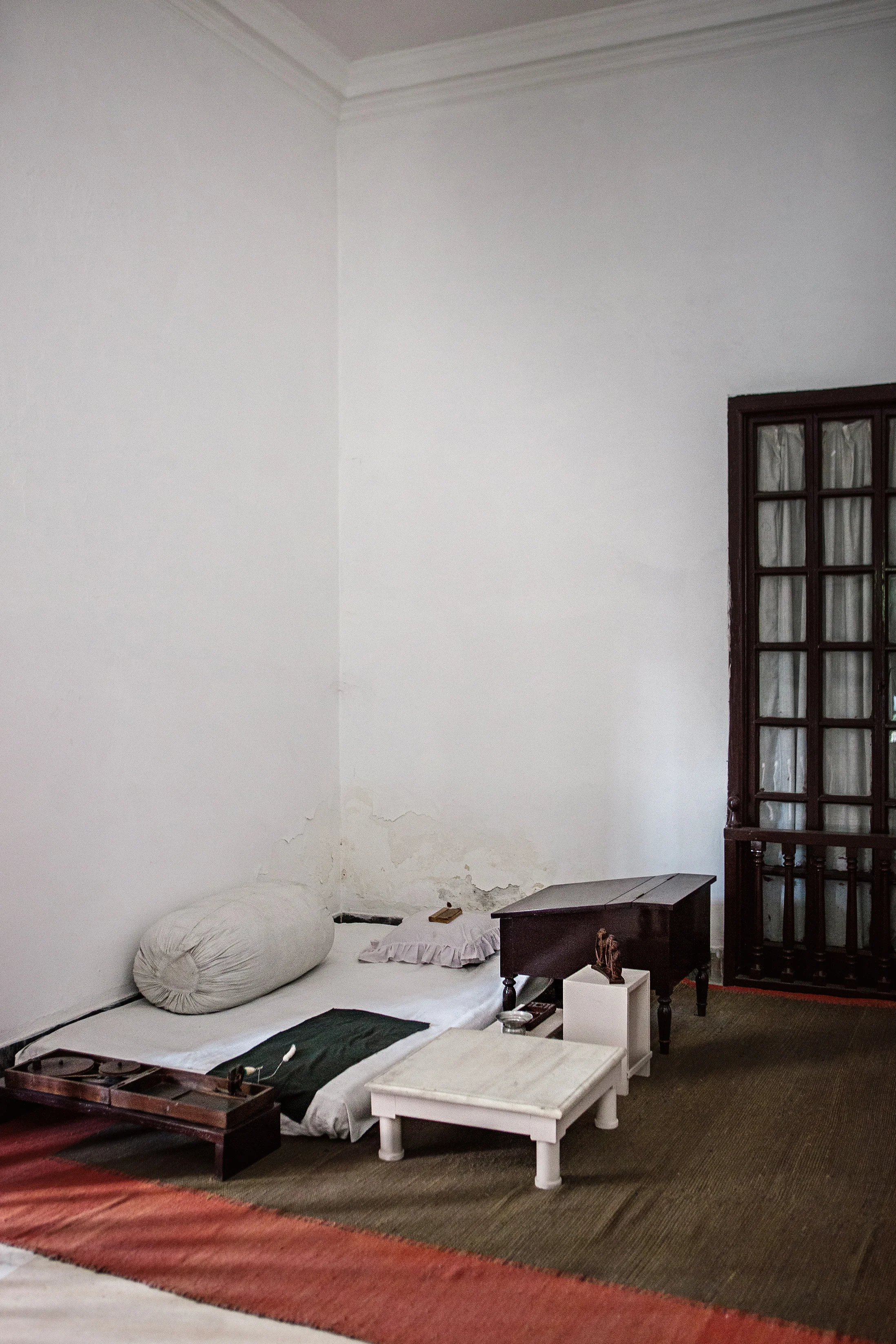 CindyGiovagnoli_India_Delhi_Gandhi_LodiGardens_GurudwaraBanglaSahib_Train-002.jpg