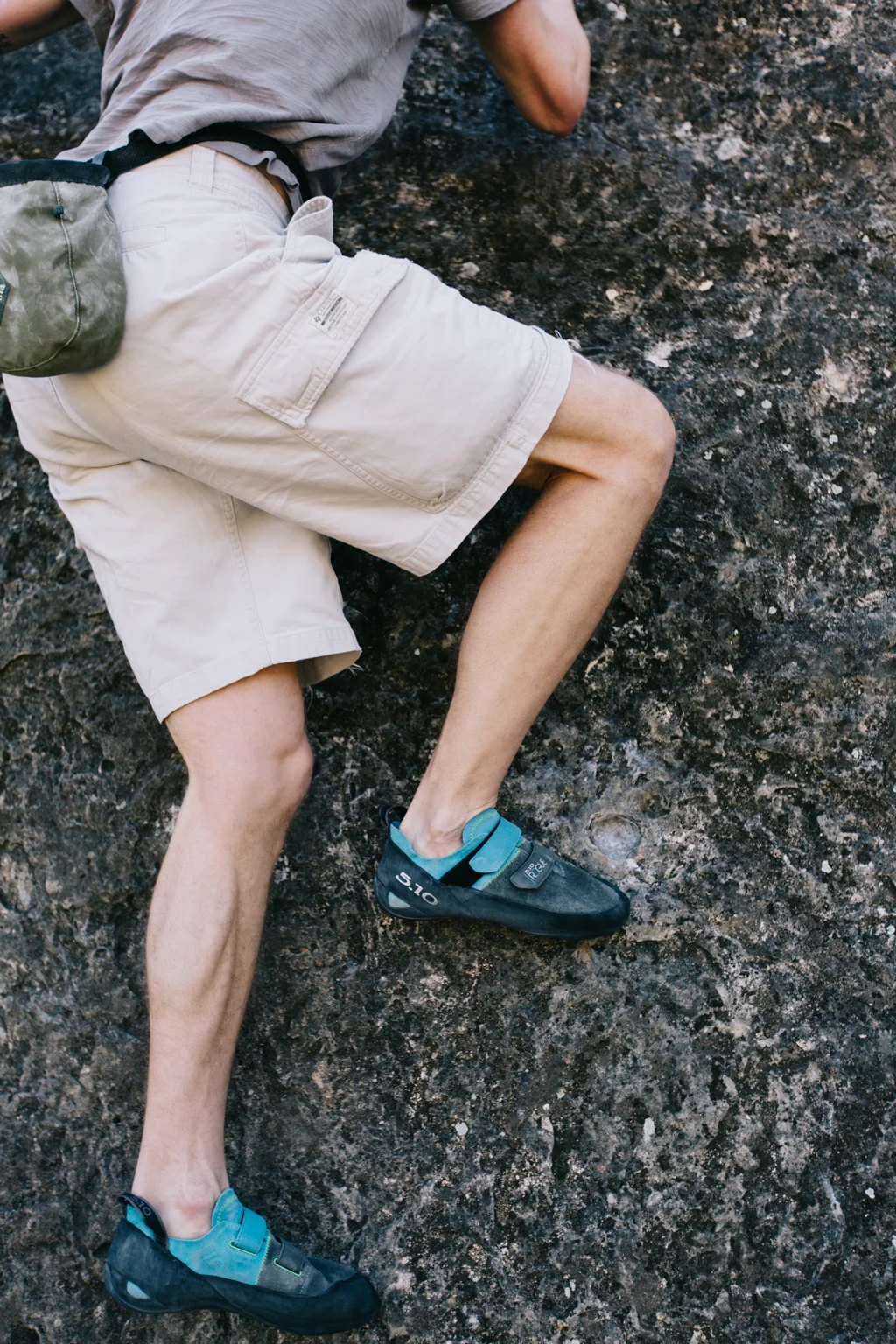 CindyGiovagnoli_photographer_outdoor_climbing_adventure_Texas_Austin_BullCreekPark_bouldering-018.jpg