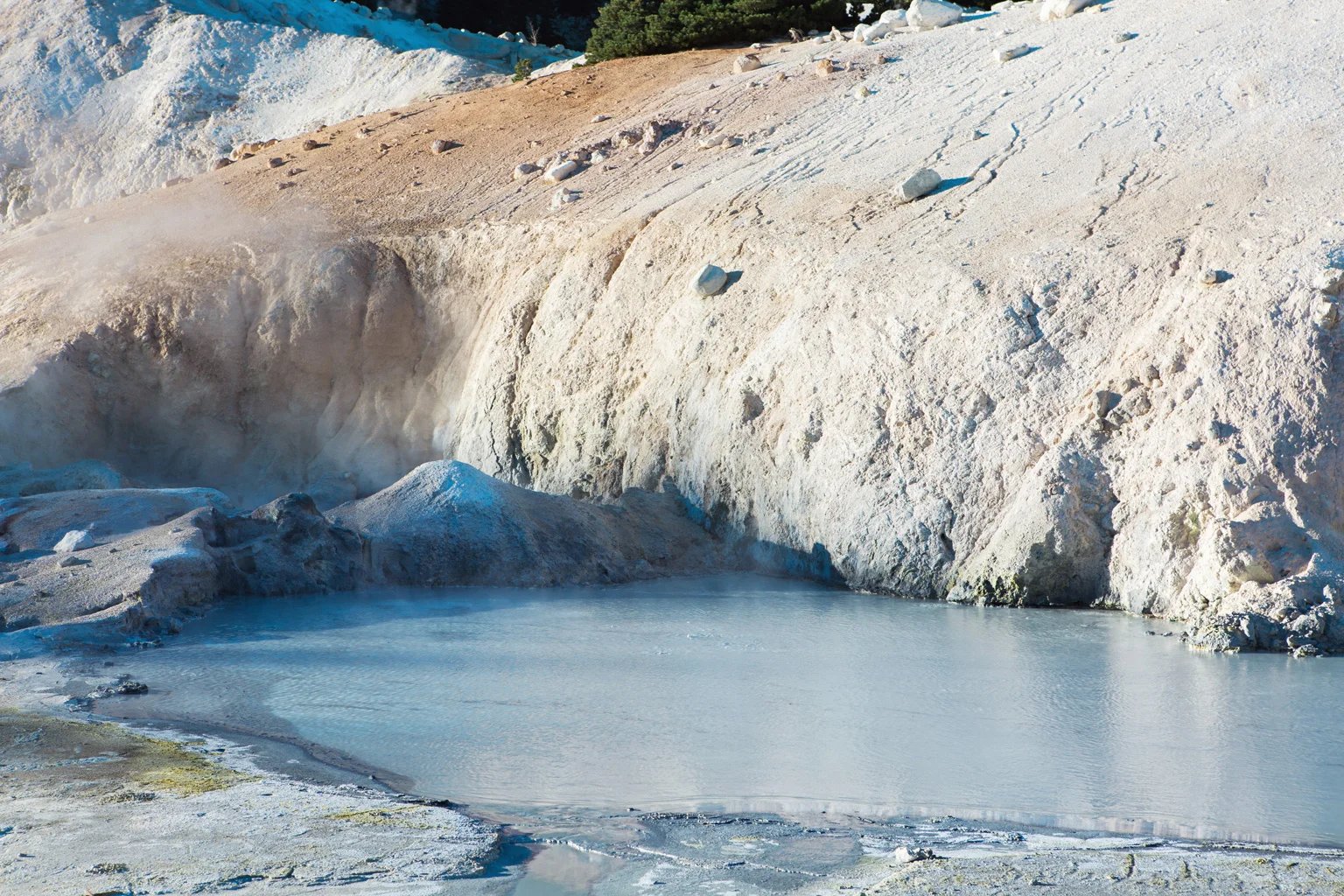 CindyGiovagnoli_Lassen_Volcanic_National_Park_California_camp_road_trip-010.jpg