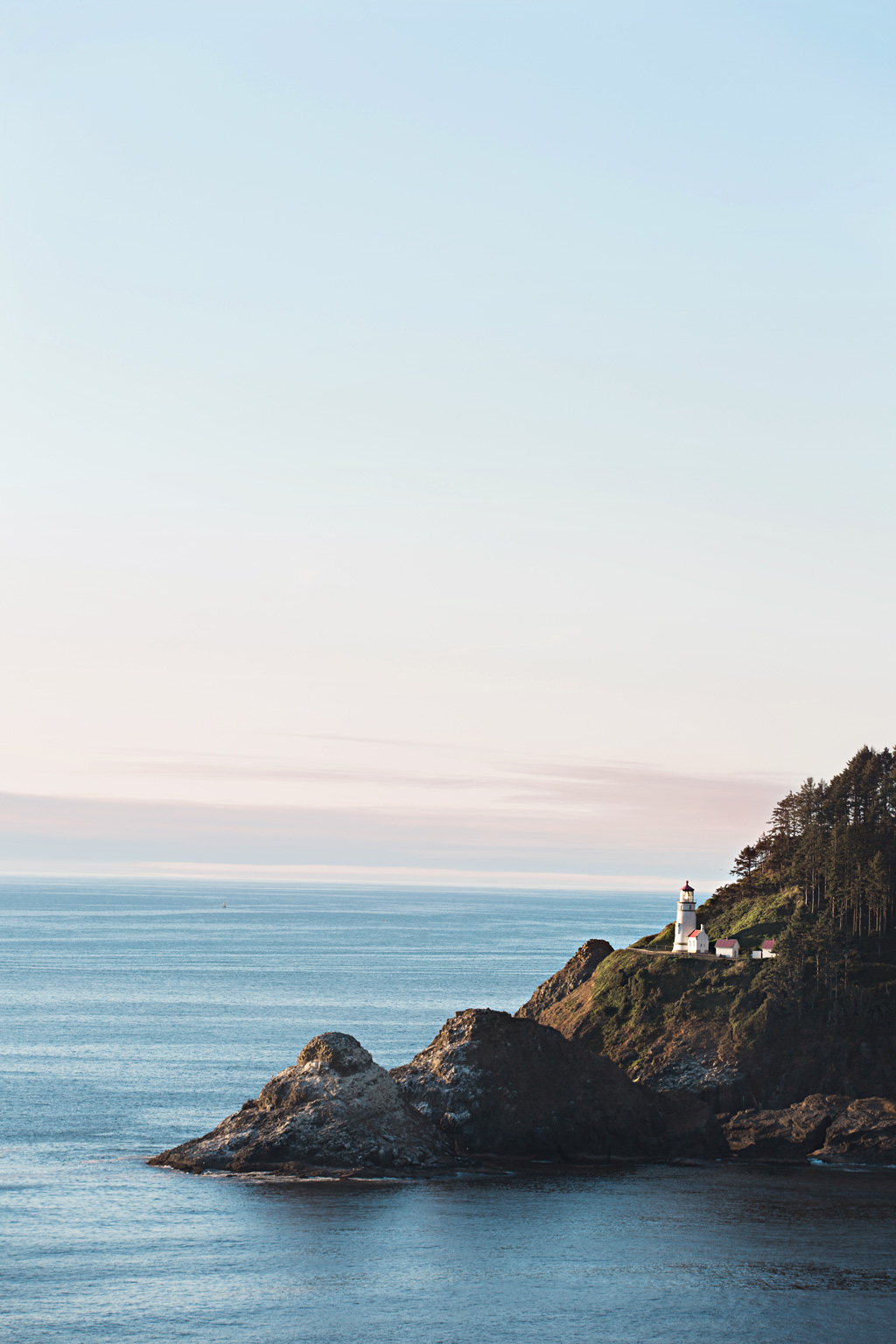 CindyGiovagnoli_Crater_Lake_National_Park_Cape_Perpetua_Heceta_Head_lighthouse_Pacific_Ocean_Cannon_Beach_haystack_Oregon_coast-012.jpg