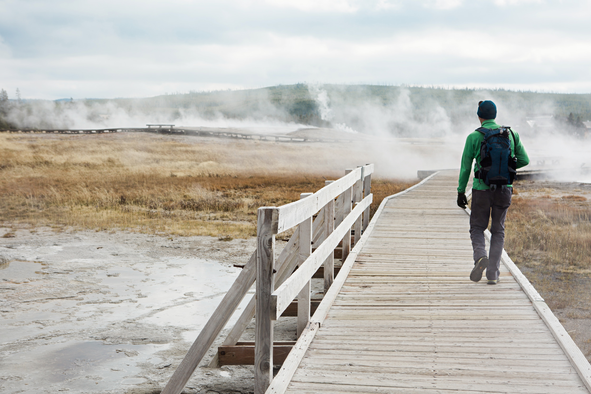 CindyGiovagnoli_road_trip_Yellowstone_National_Park_Montana_Wyoming_hot_springs_geyser_Old_Faithful_Grand_Prismatic-004.jpg