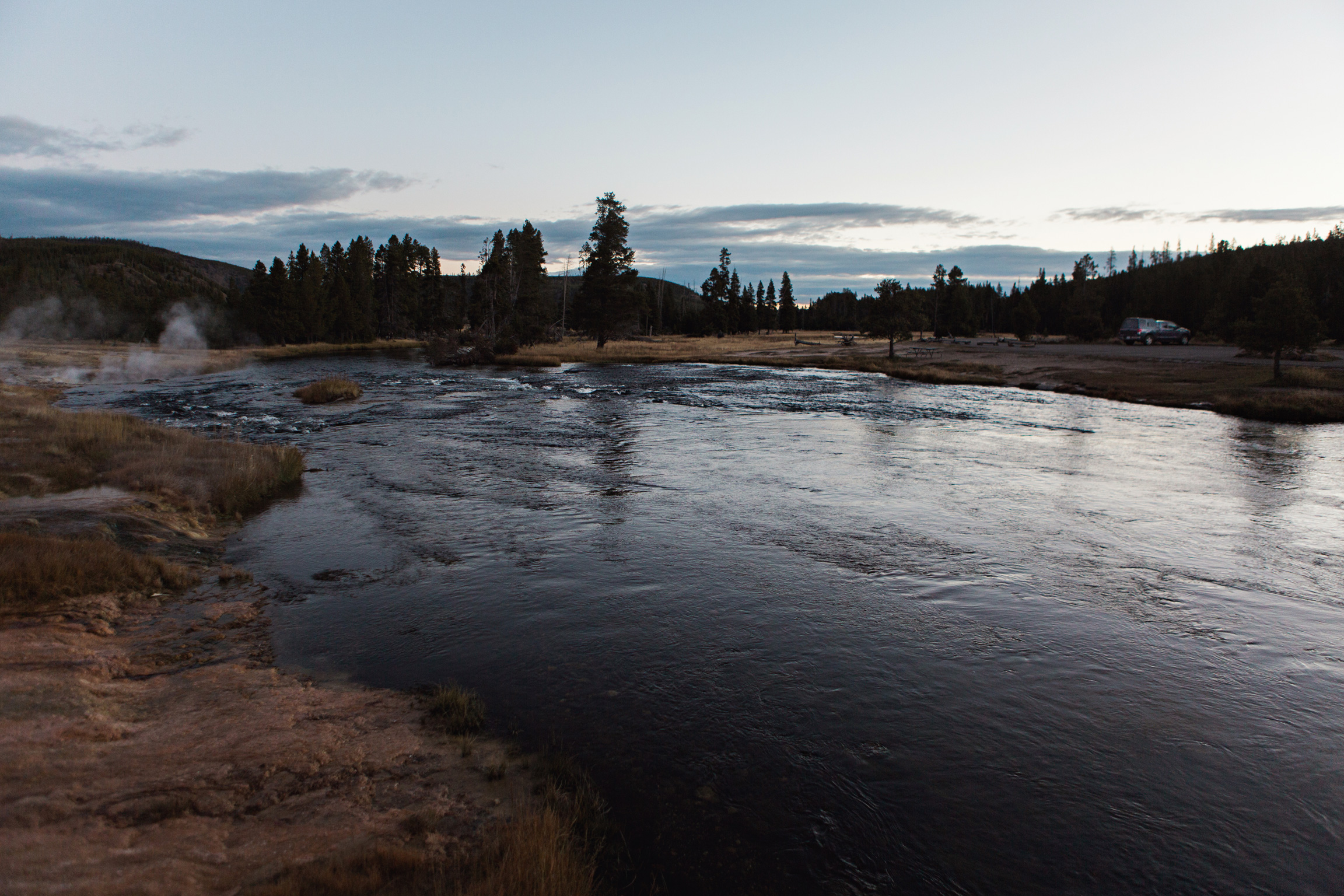 CindyGiovagnoli_road_trip_Yellowstone_National_Park_Montana_Wyoming_hot_springs_geyser_Old_Faithful_Grand_Prismatic-012.jpg