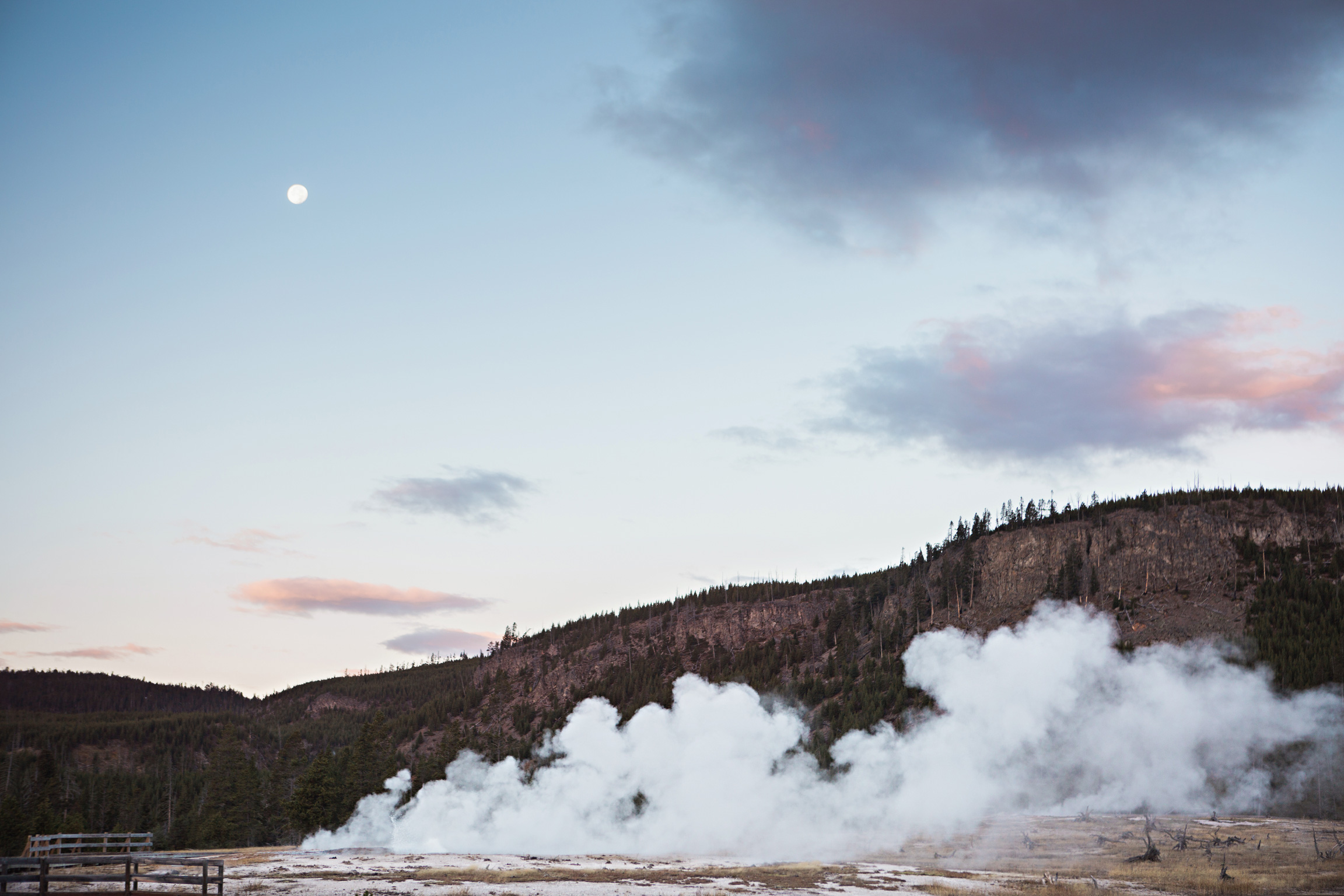 CindyGiovagnoli_road_trip_Yellowstone_National_Park_Montana_Wyoming_hot_springs_geyser_Old_Faithful_Grand_Prismatic-017.jpg
