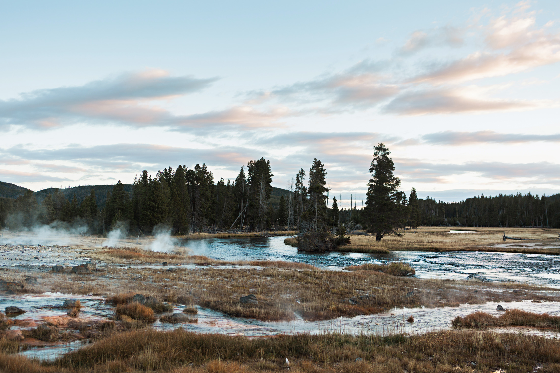 CindyGiovagnoli_road_trip_Yellowstone_National_Park_Montana_Wyoming_hot_springs_geyser_Old_Faithful_Grand_Prismatic-019.jpg