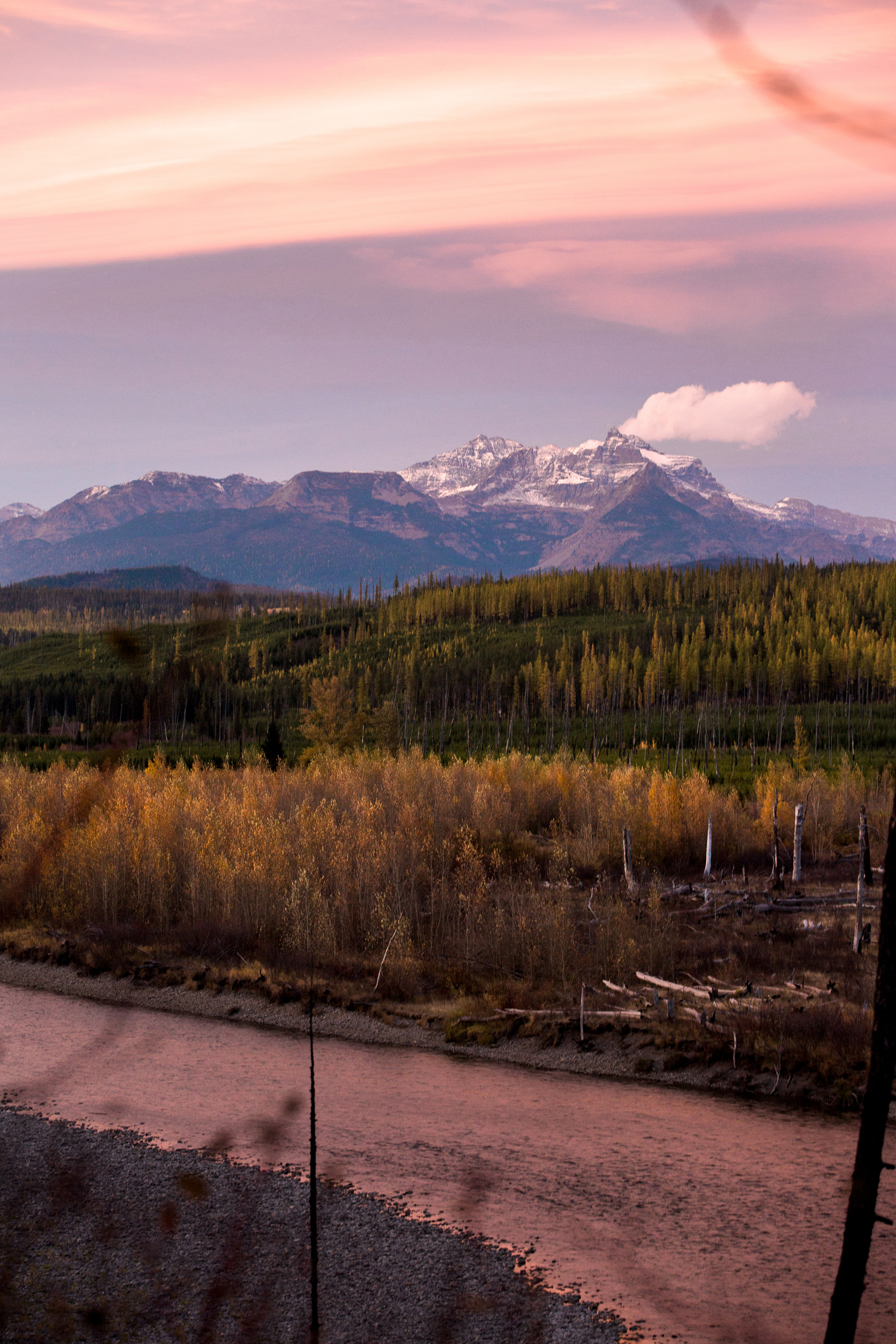 CindyGiovagnoli_Glacier_National_Park_Montana_mountains_lake_fall_autumn_road_trip-021.jpg