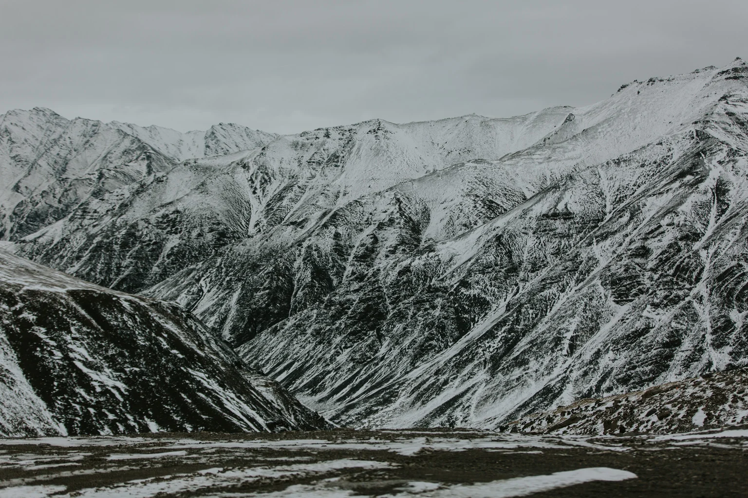 CindyGiovagnoli_Alaska_DaltonHighway_GalbraithLake_NorthSlope_GatesOfTheArctic_ArcticCircle_ArcticNationalWildlifeRefuge_Moose_DallSheep_snow_winter_BrooksRange-010.jpg