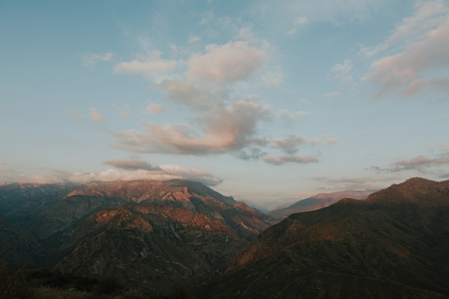 CindyGiovagnoli_Kings_Canyon_National_Park_hike_firetower_lookout_sunset-021.jpg