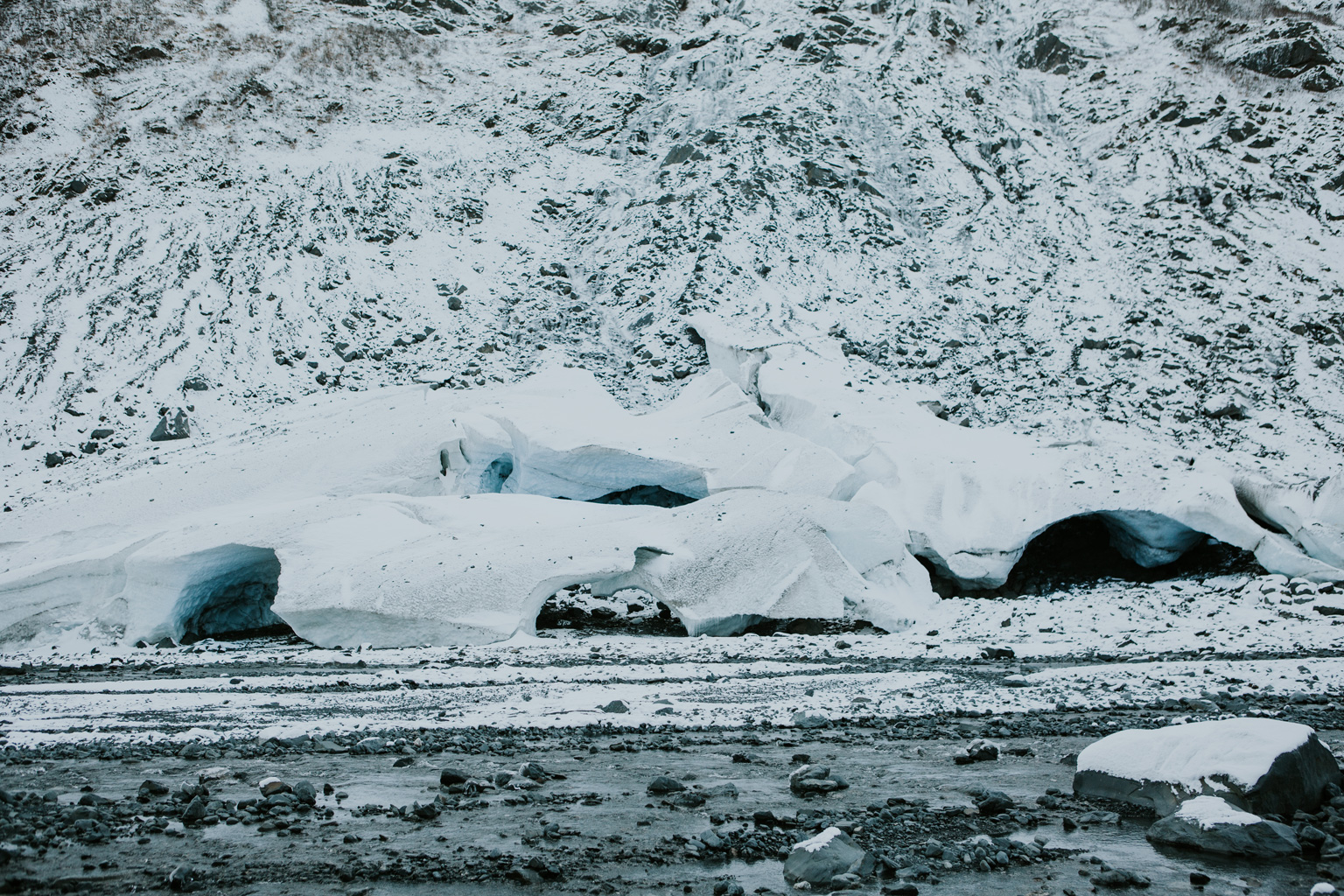 CindyGiovagnoli_hiking_glacier_Anchorage_snow_winter_ByronGlacier_Alaska-004.jpg