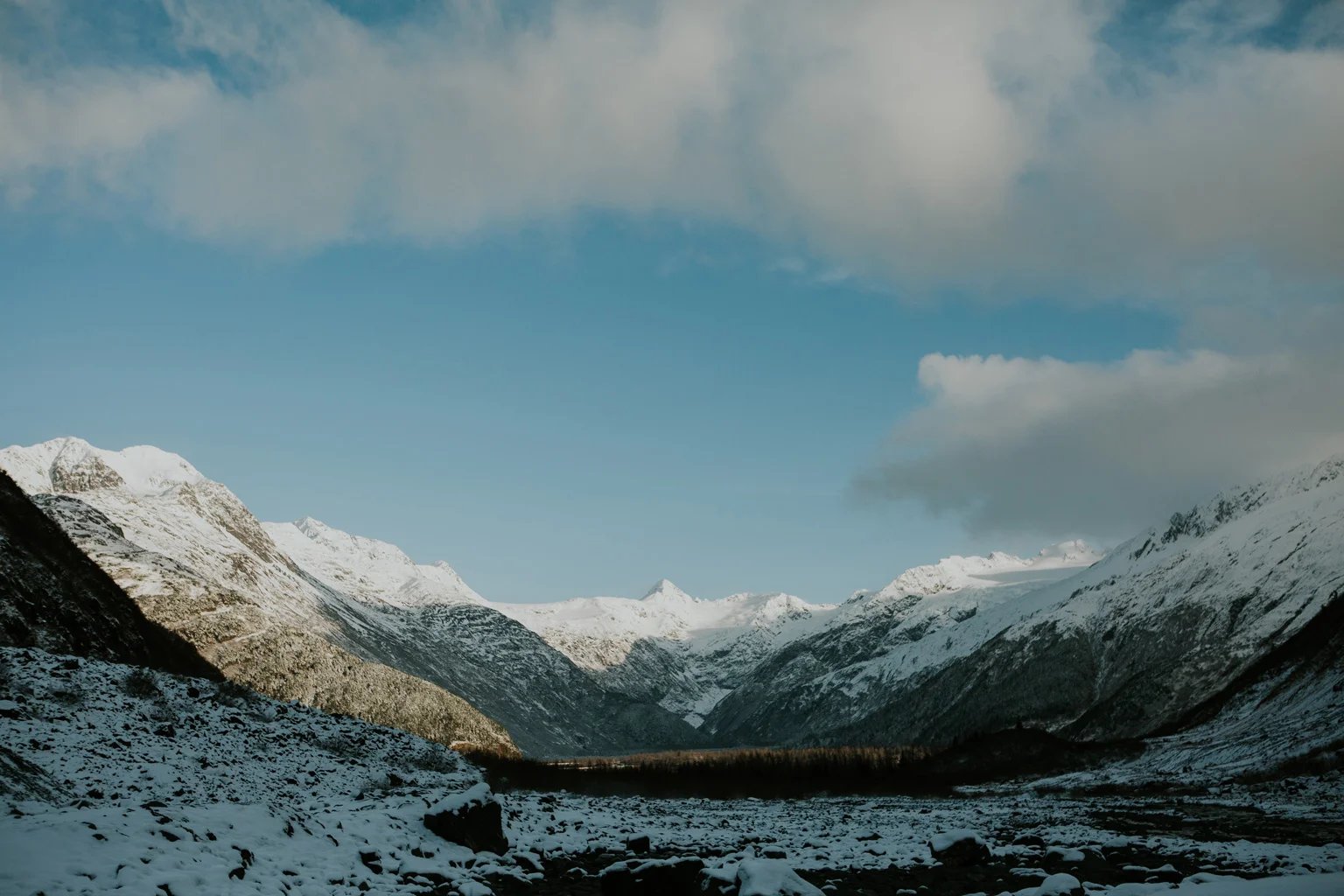 CindyGiovagnoli_hiking_glacier_Anchorage_snow_winter_ByronGlacier_Alaska-010.jpg