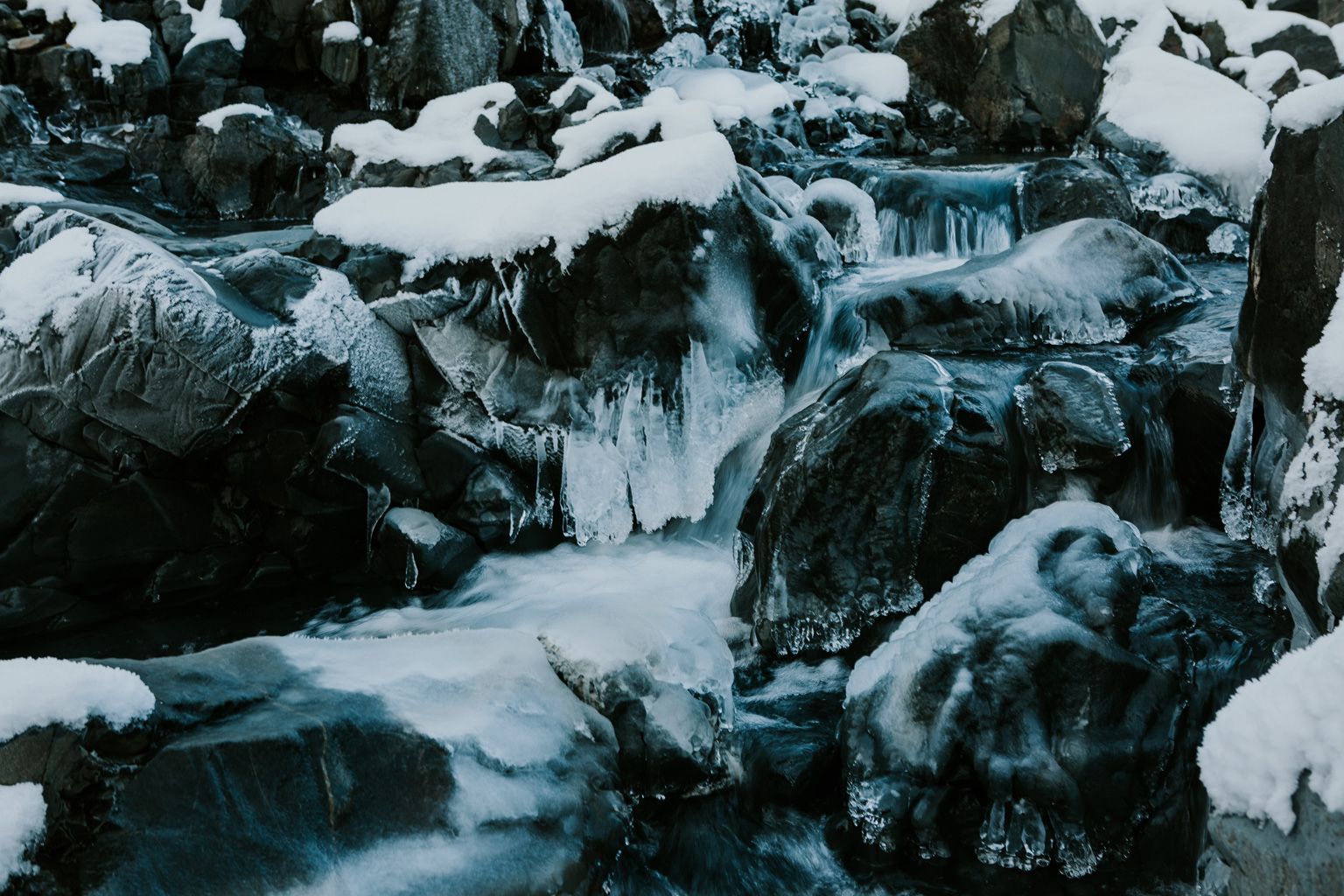 CindyGiovagnoli_hiking_glacier_Anchorage_snow_winter_ByronGlacier_Alaska-017.jpg